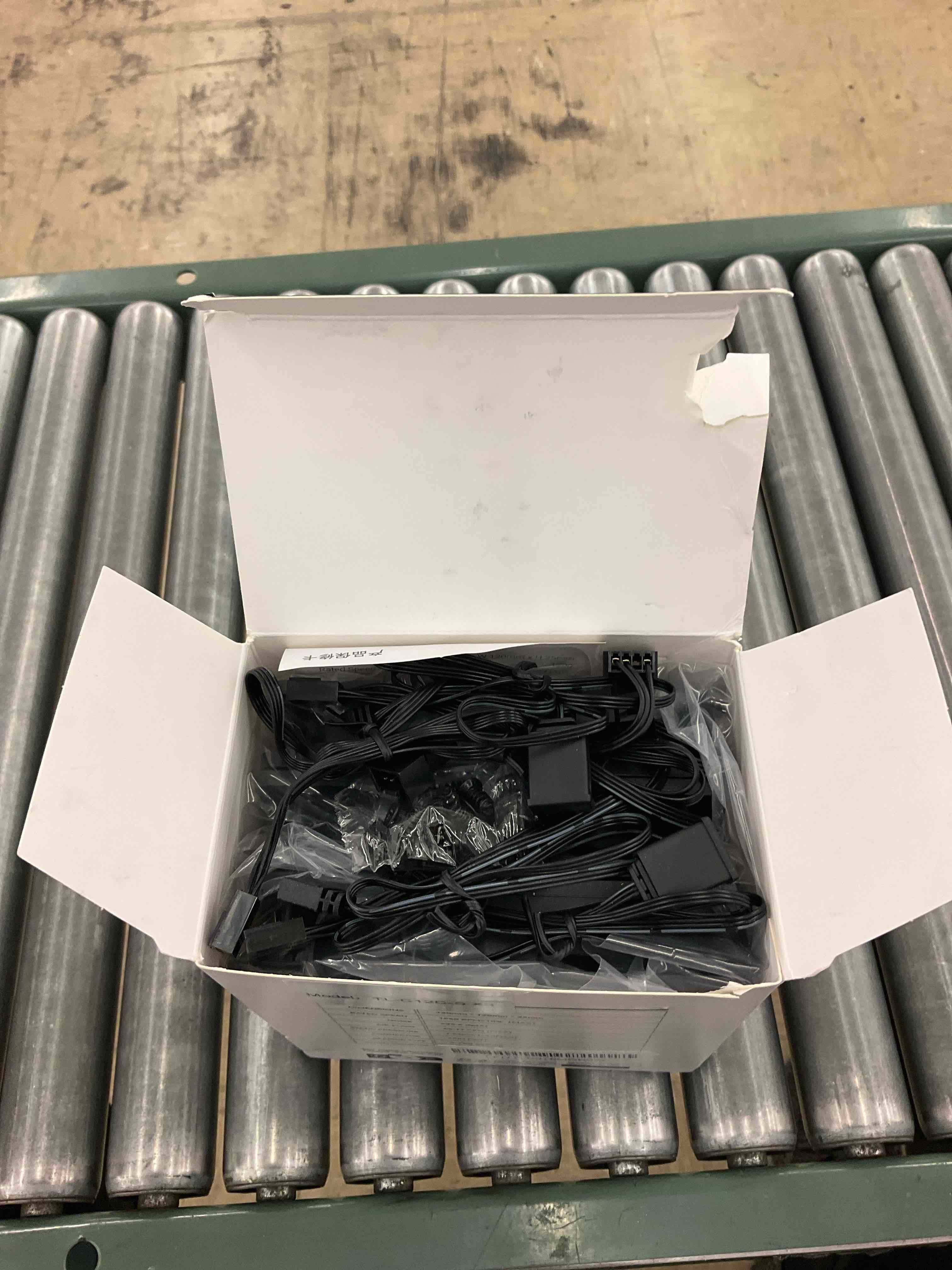 https://s3.amazonaws.com/lotting-images-prod/BoxBids/PPE2249034_1775576242891.jpeg