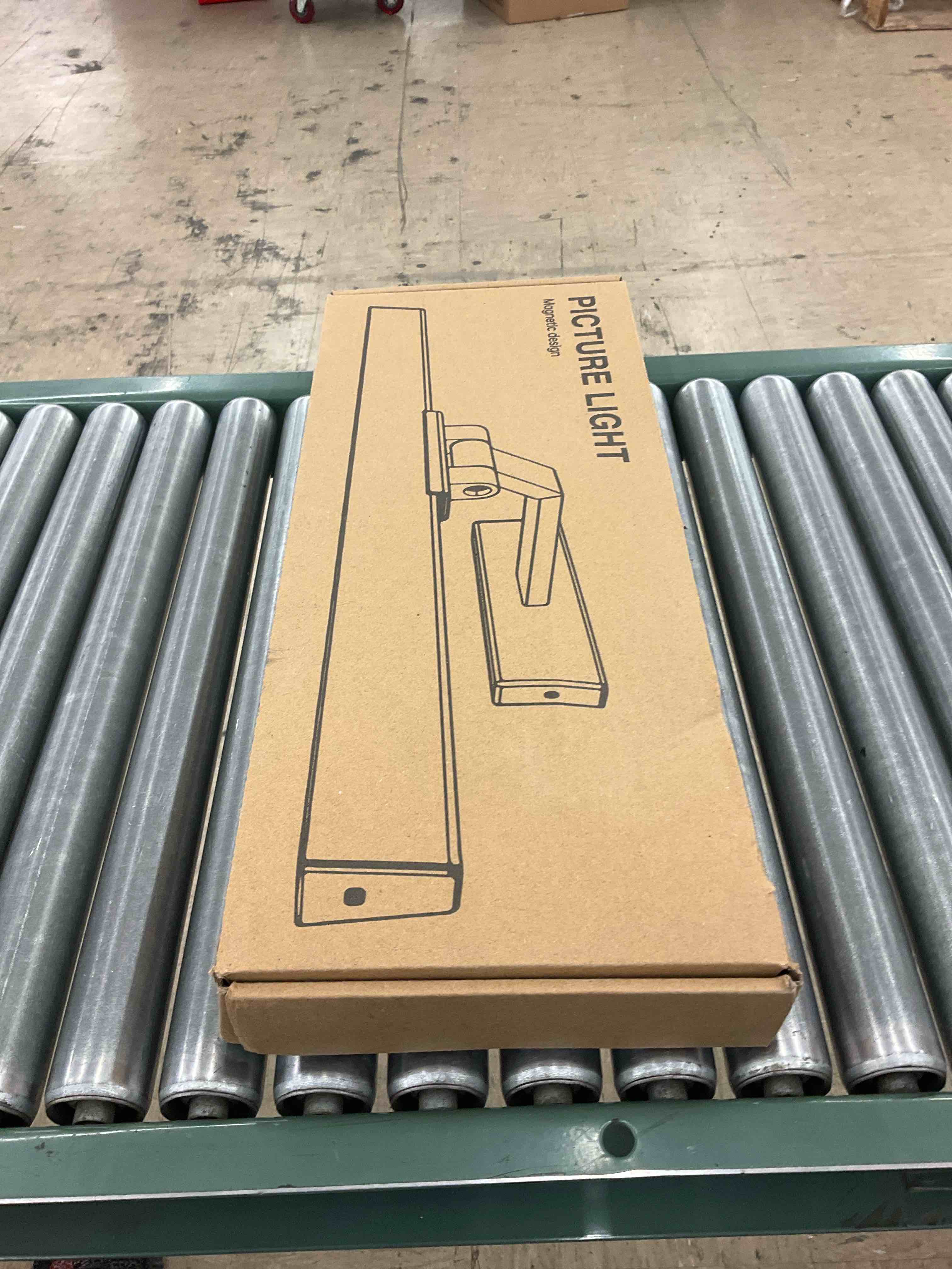 https://s3.amazonaws.com/lotting-images-prod/BoxBids/PPE2249043_1775577139916.jpeg