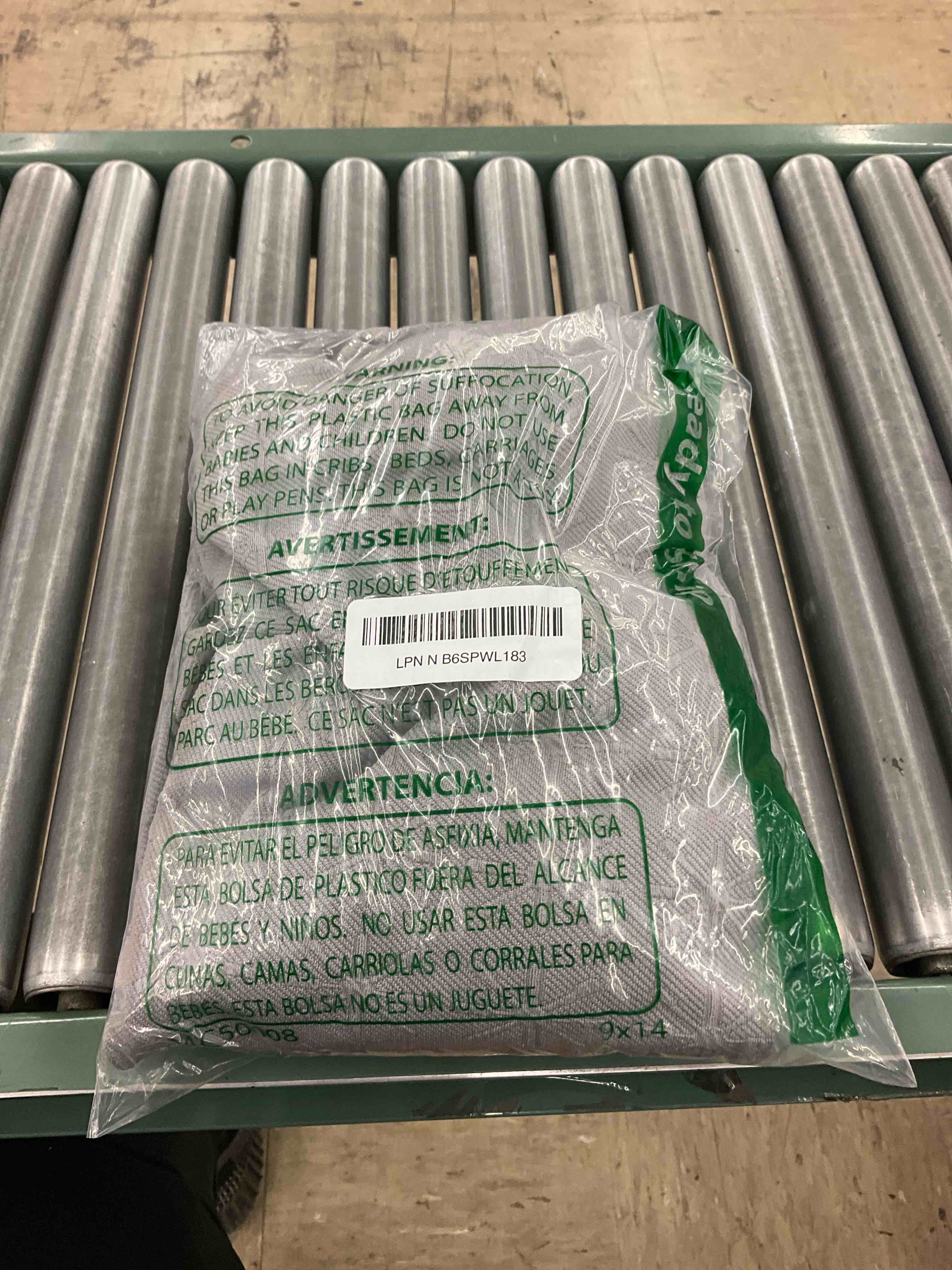 https://s3.amazonaws.com/lotting-images-prod/BoxBids/PPE2249046_1775577882427.jpeg