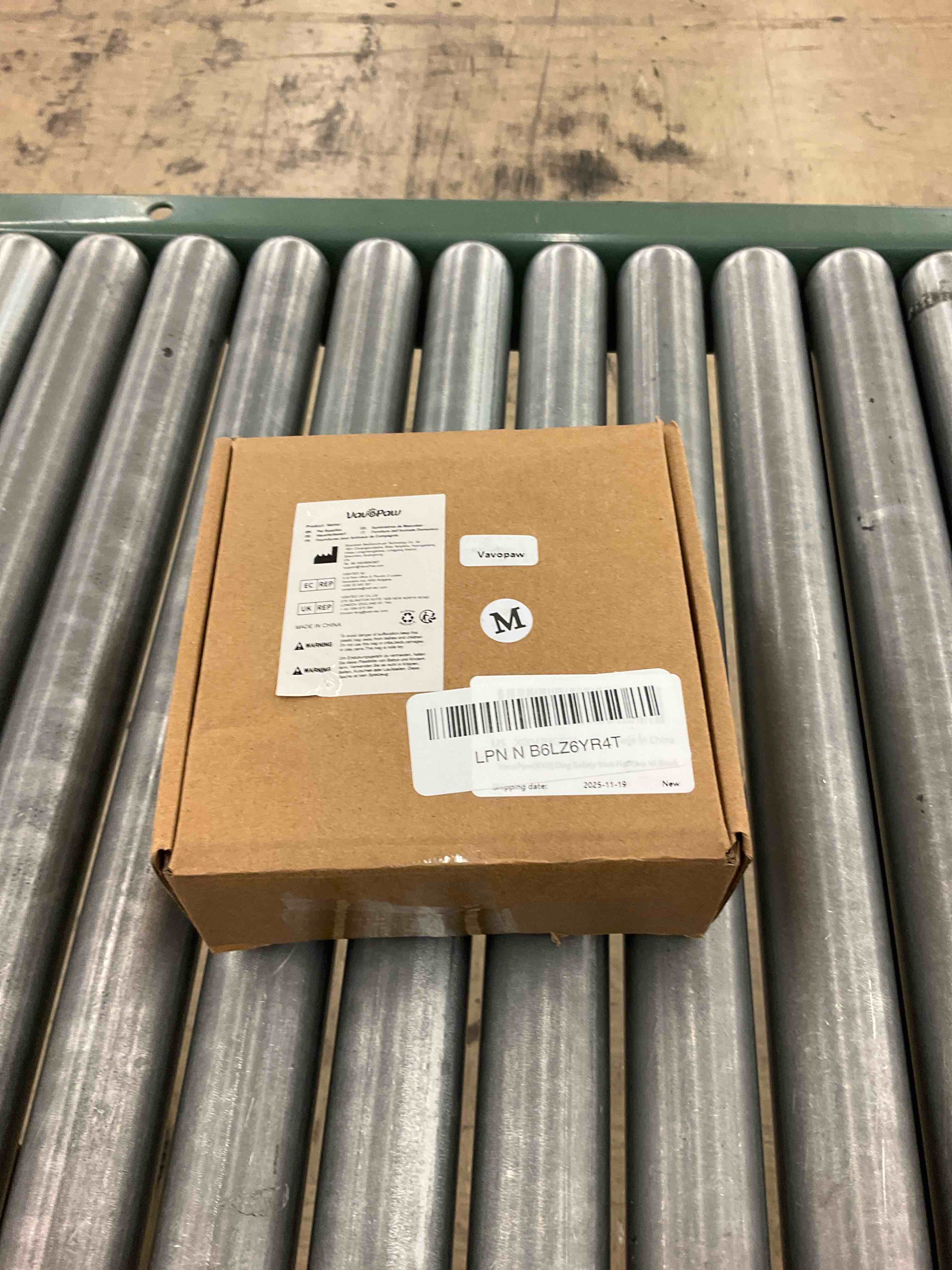 https://s3.amazonaws.com/lotting-images-prod/BoxBids/PPE2249066_1775580554829.jpeg