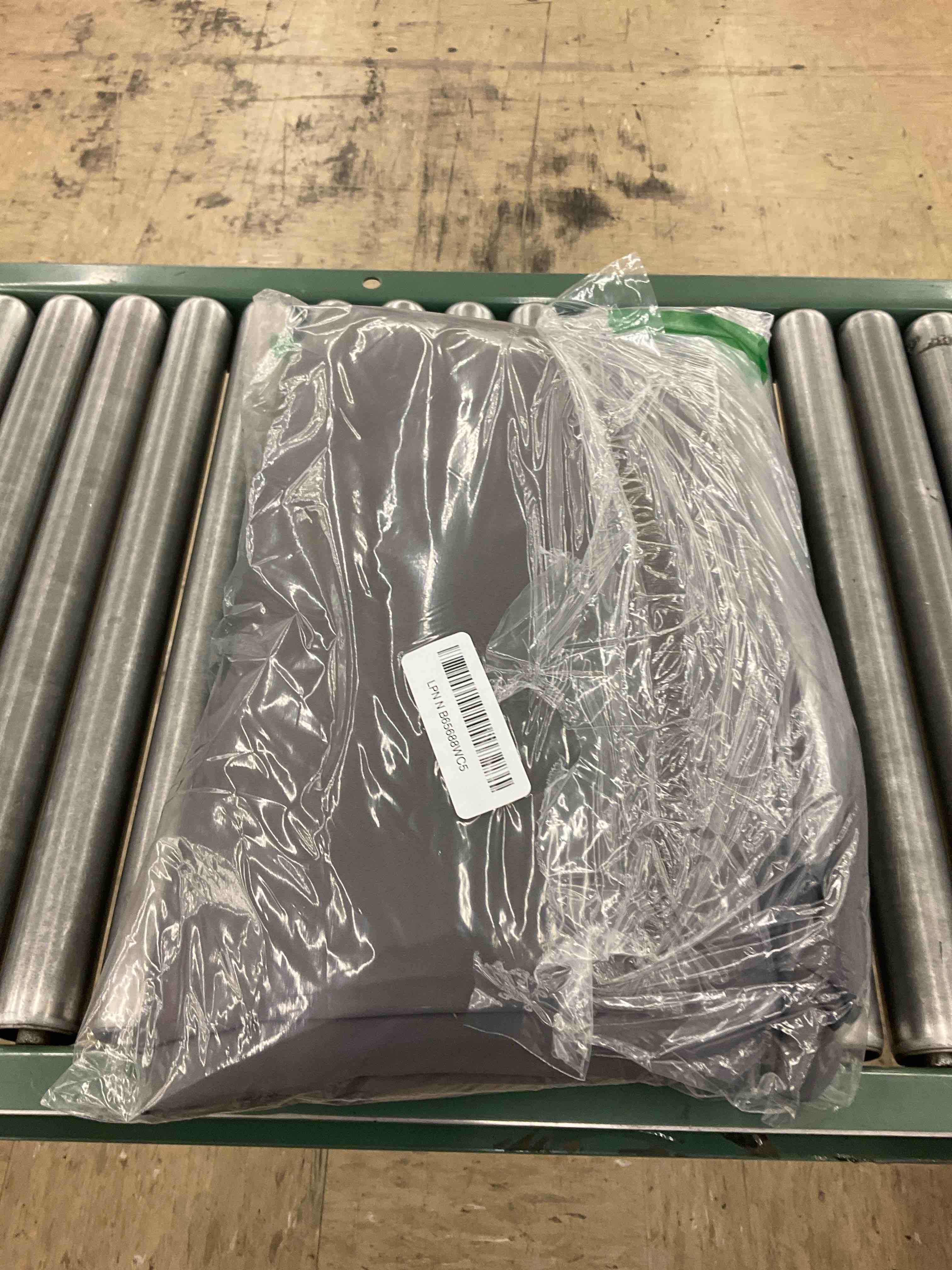 https://s3.amazonaws.com/lotting-images-prod/BoxBids/PPE2249069_1775580995010.jpeg