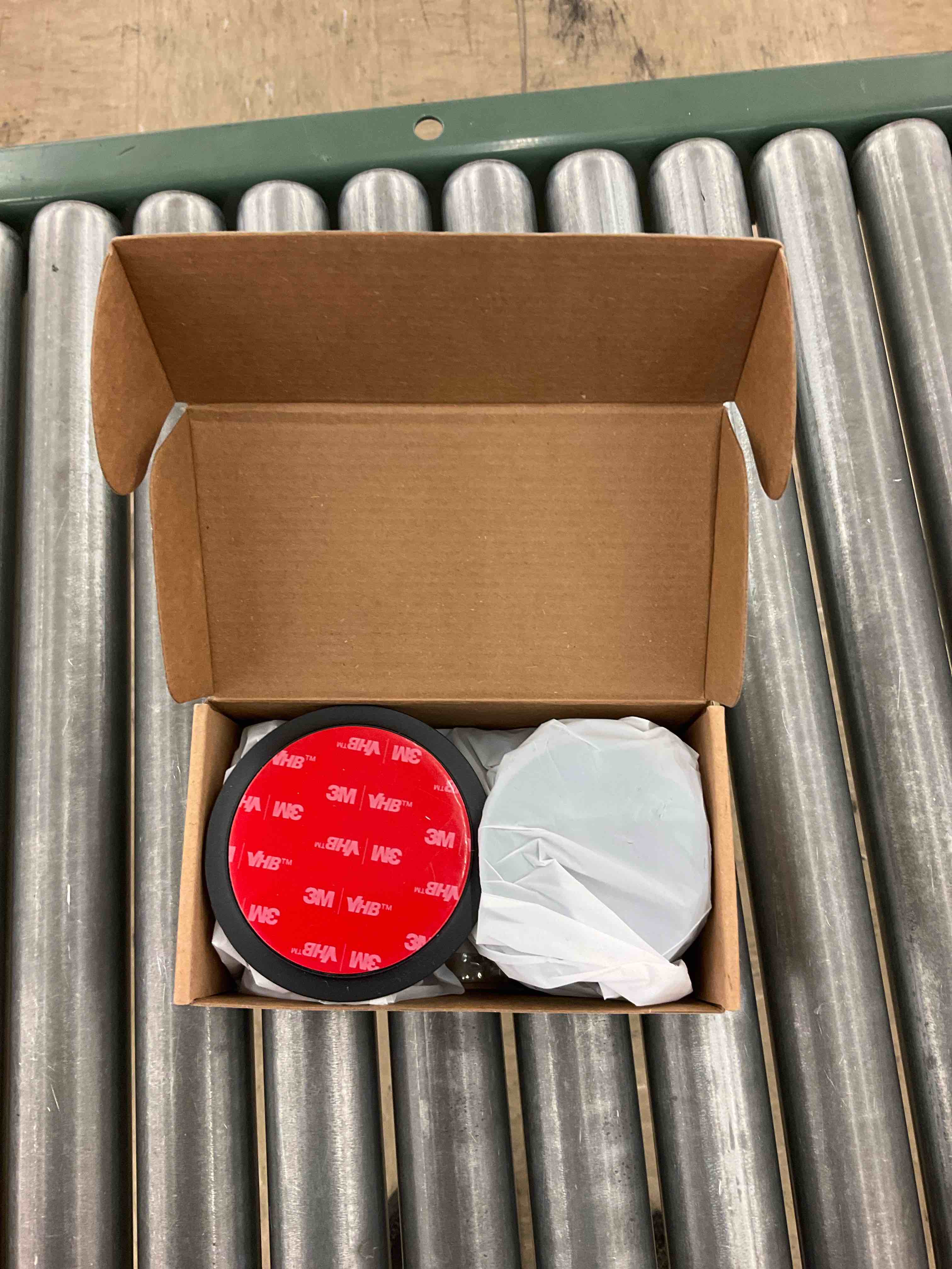https://s3.amazonaws.com/lotting-images-prod/BoxBids/PPE2249092_1775588068642.jpeg