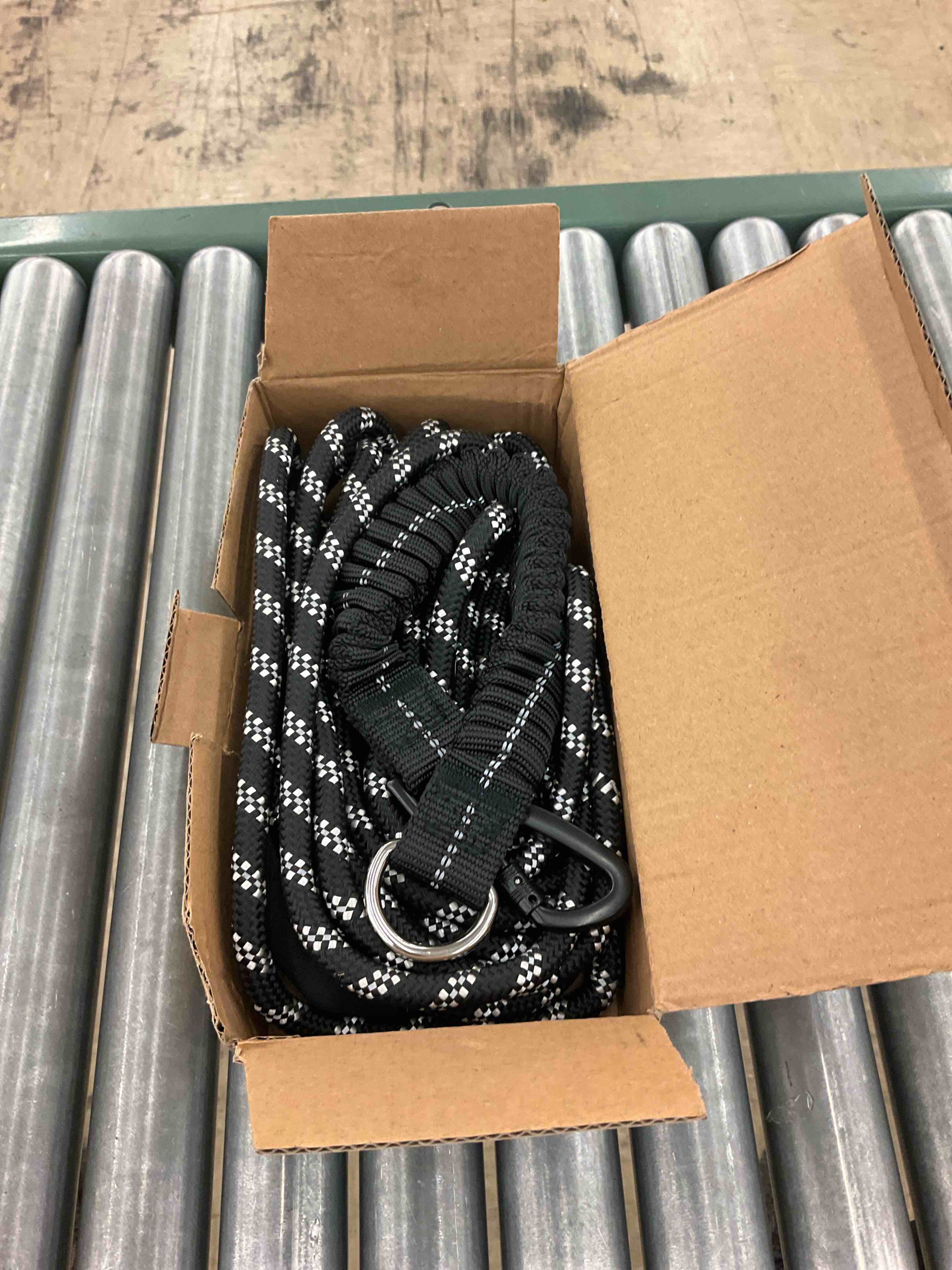 https://s3.amazonaws.com/lotting-images-prod/BoxBids/PPE2249095_1775589135319.jpeg