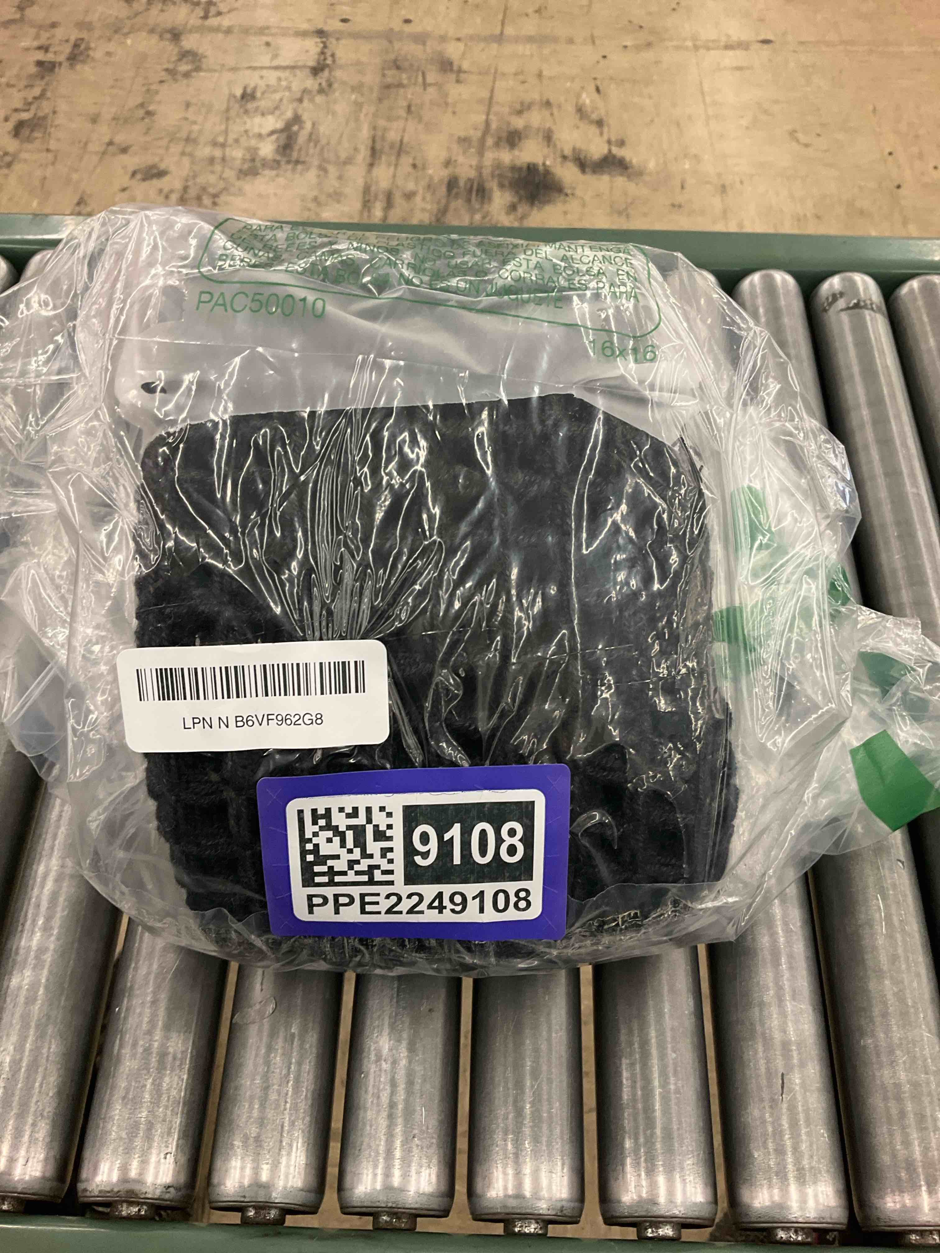 https://s3.amazonaws.com/lotting-images-prod/BoxBids/PPE2249108_1775591784427.jpeg