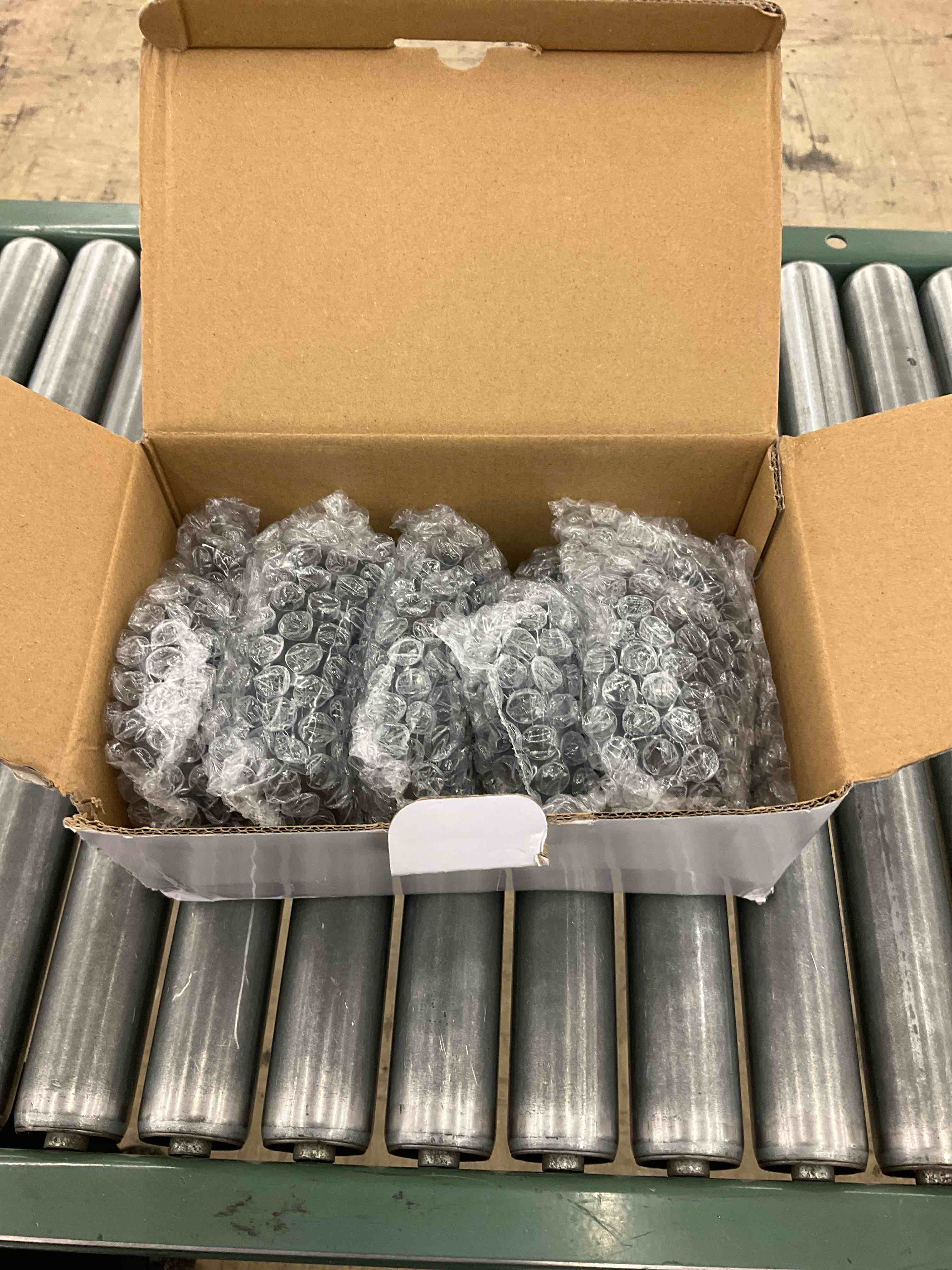 https://s3.amazonaws.com/lotting-images-prod/BoxBids/PPE2249123_1775592973372.jpeg