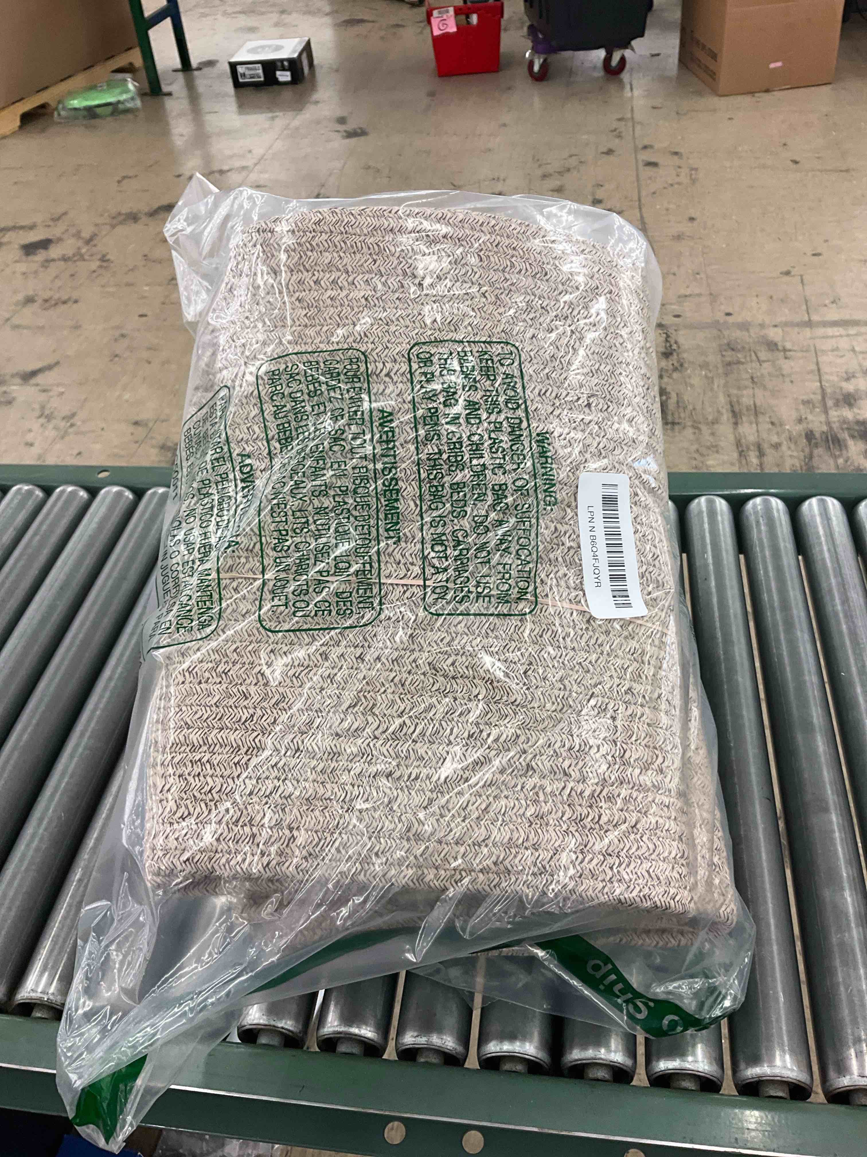 https://s3.amazonaws.com/lotting-images-prod/BoxBids/PPE2249127_1775593282621.jpeg
