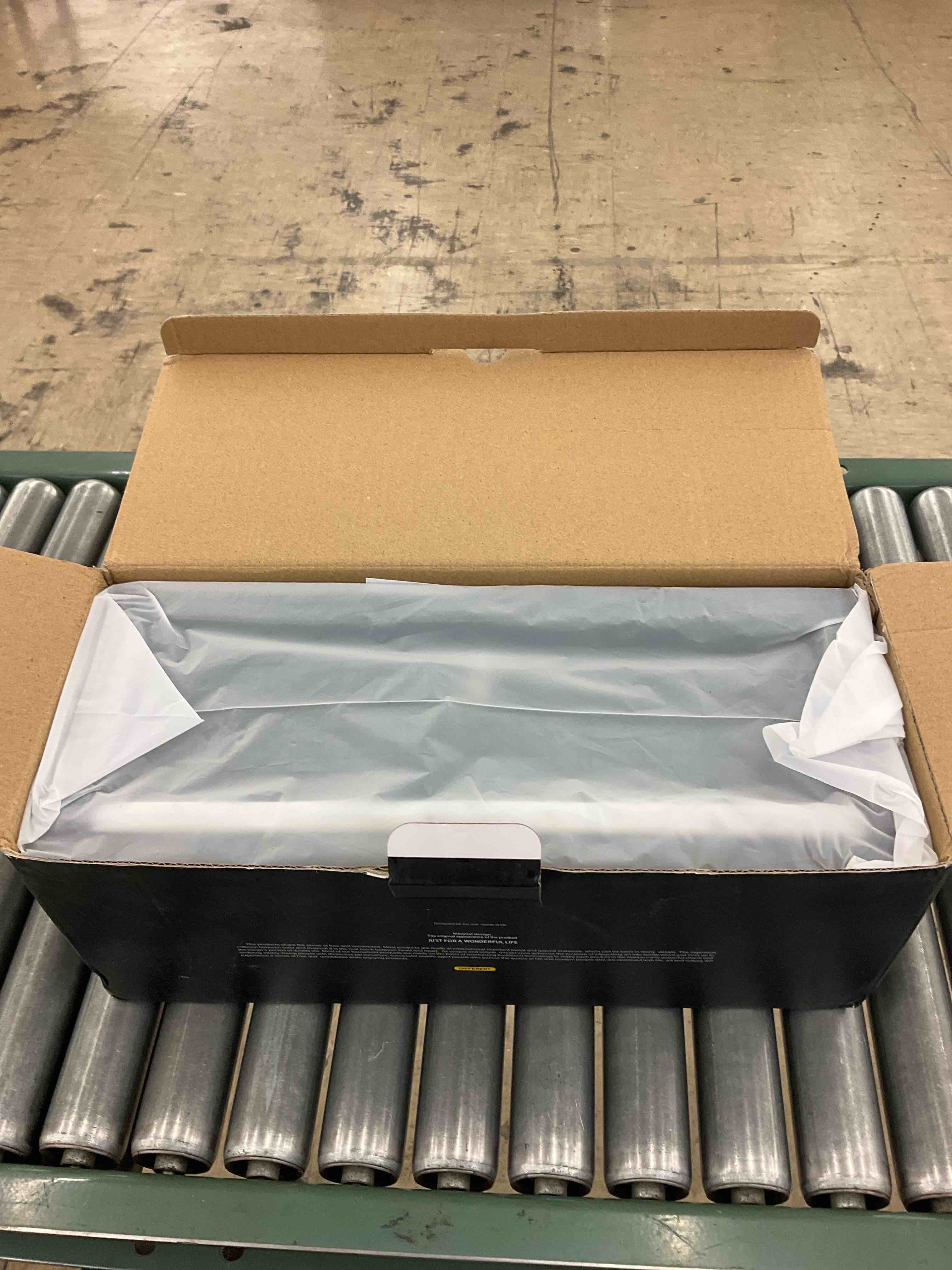 https://s3.amazonaws.com/lotting-images-prod/BoxBids/PPE2249133_1775653890321.jpeg