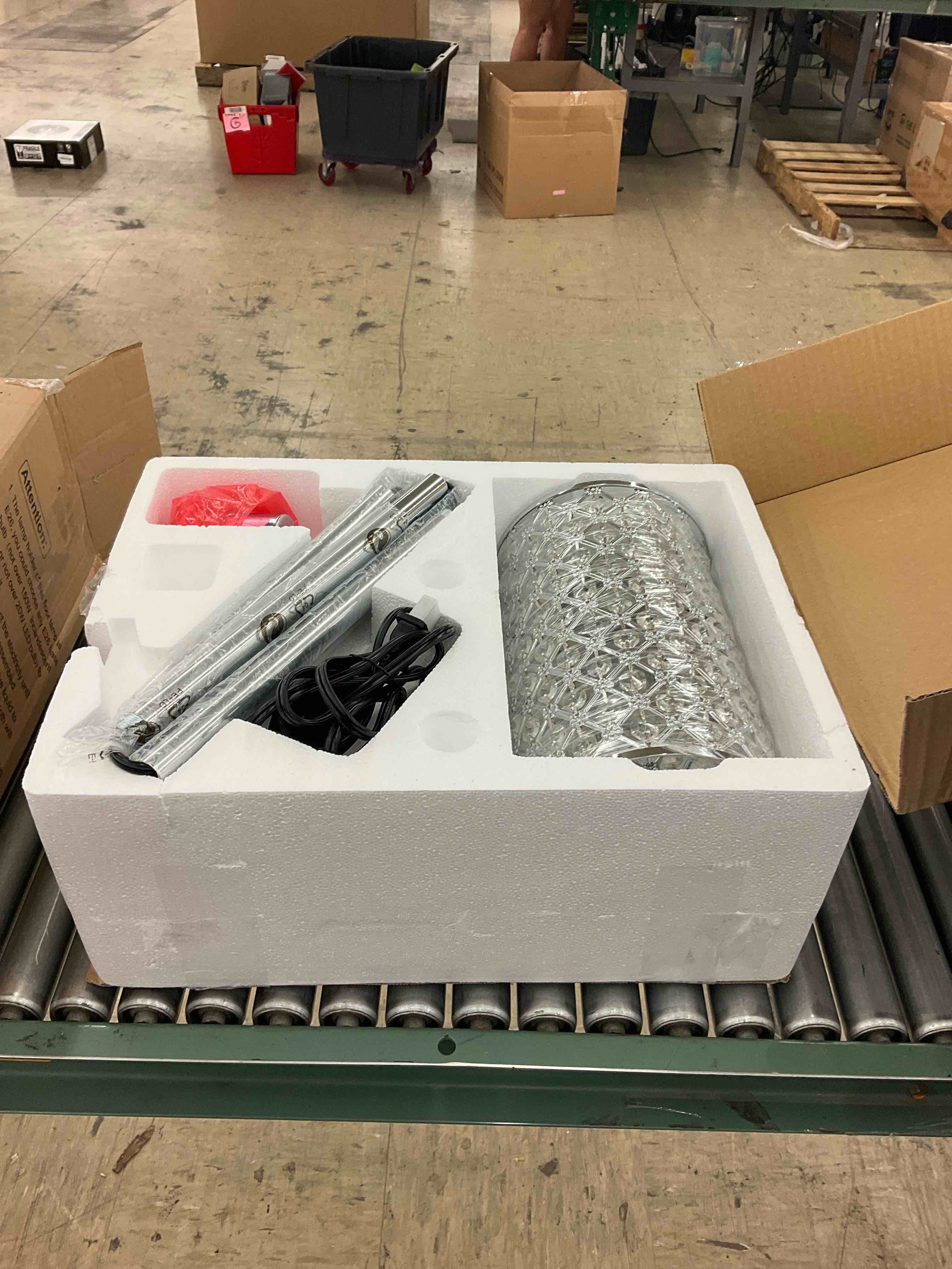 https://s3.amazonaws.com/lotting-images-prod/BoxBids/PPE2249135_1775654178028.jpeg