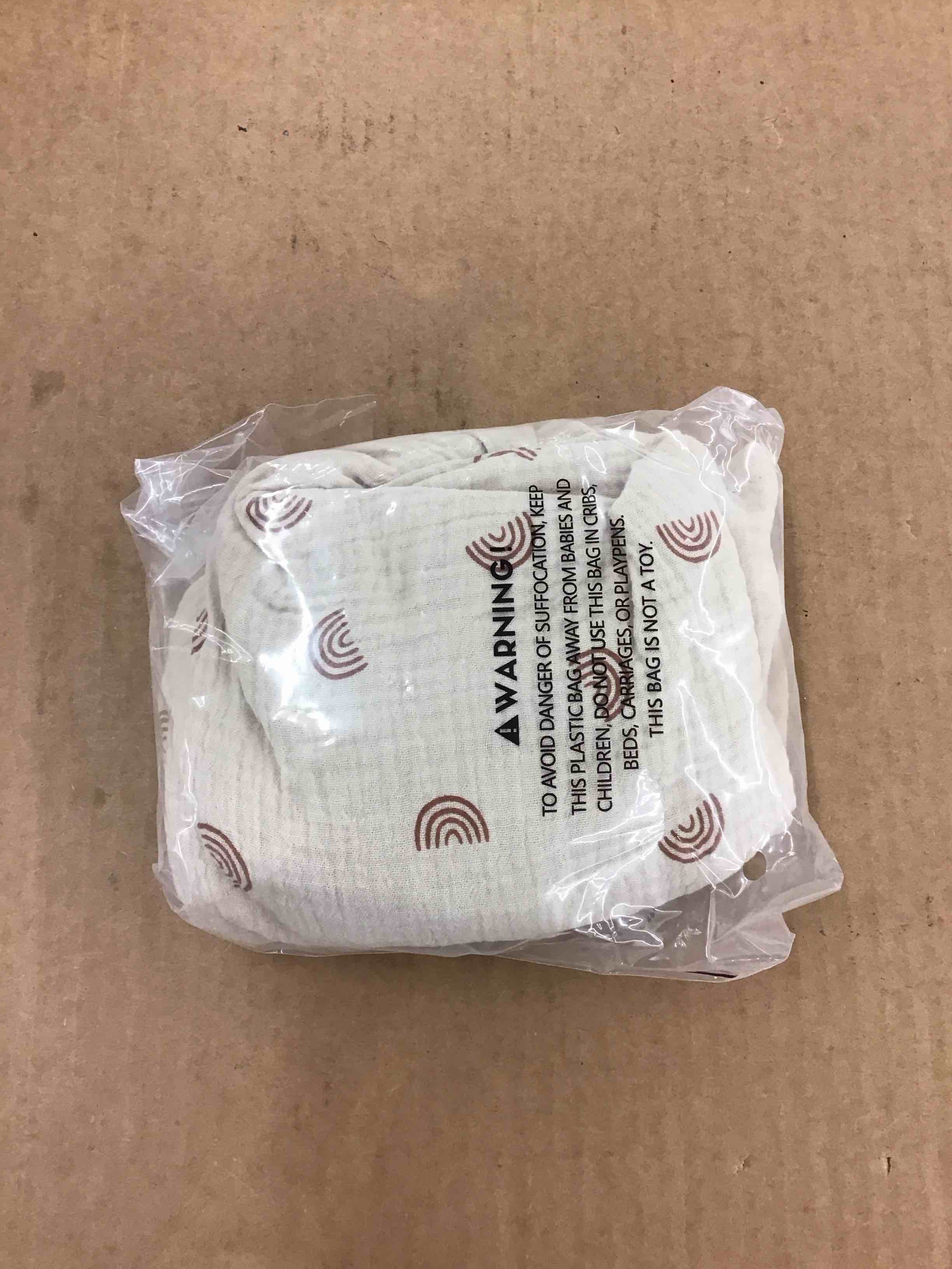 https://s3.amazonaws.com/lotting-images-prod/BoxBids/PPE2249188_1777470089858.jpeg