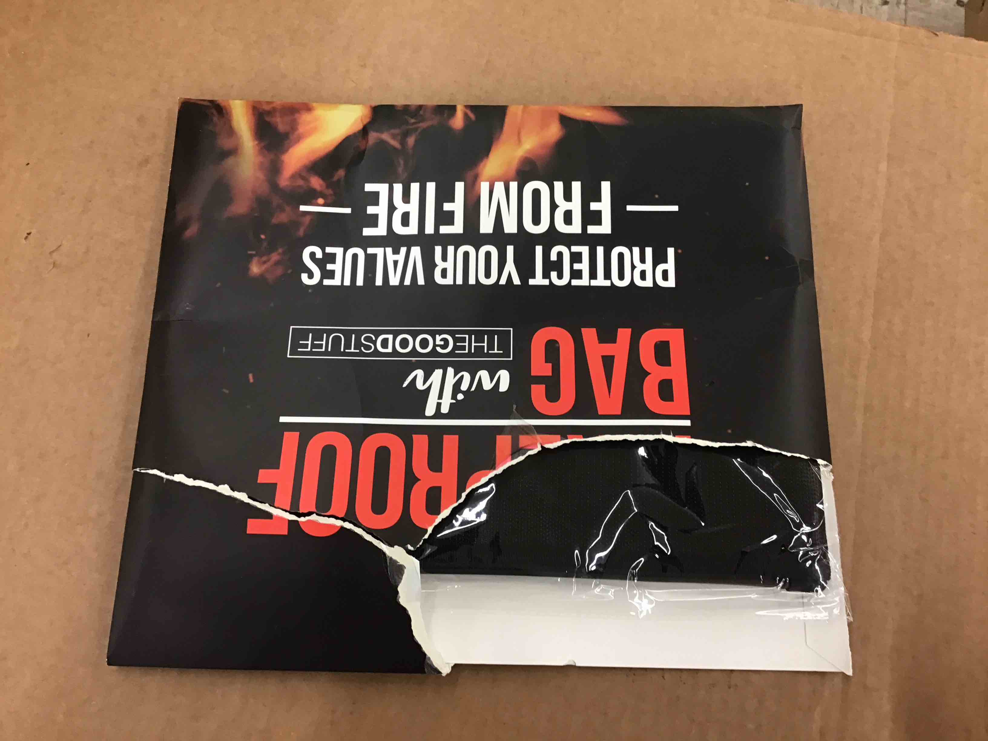 https://s3.amazonaws.com/lotting-images-prod/BoxBids/PPE2249256_1777476091504.jpeg