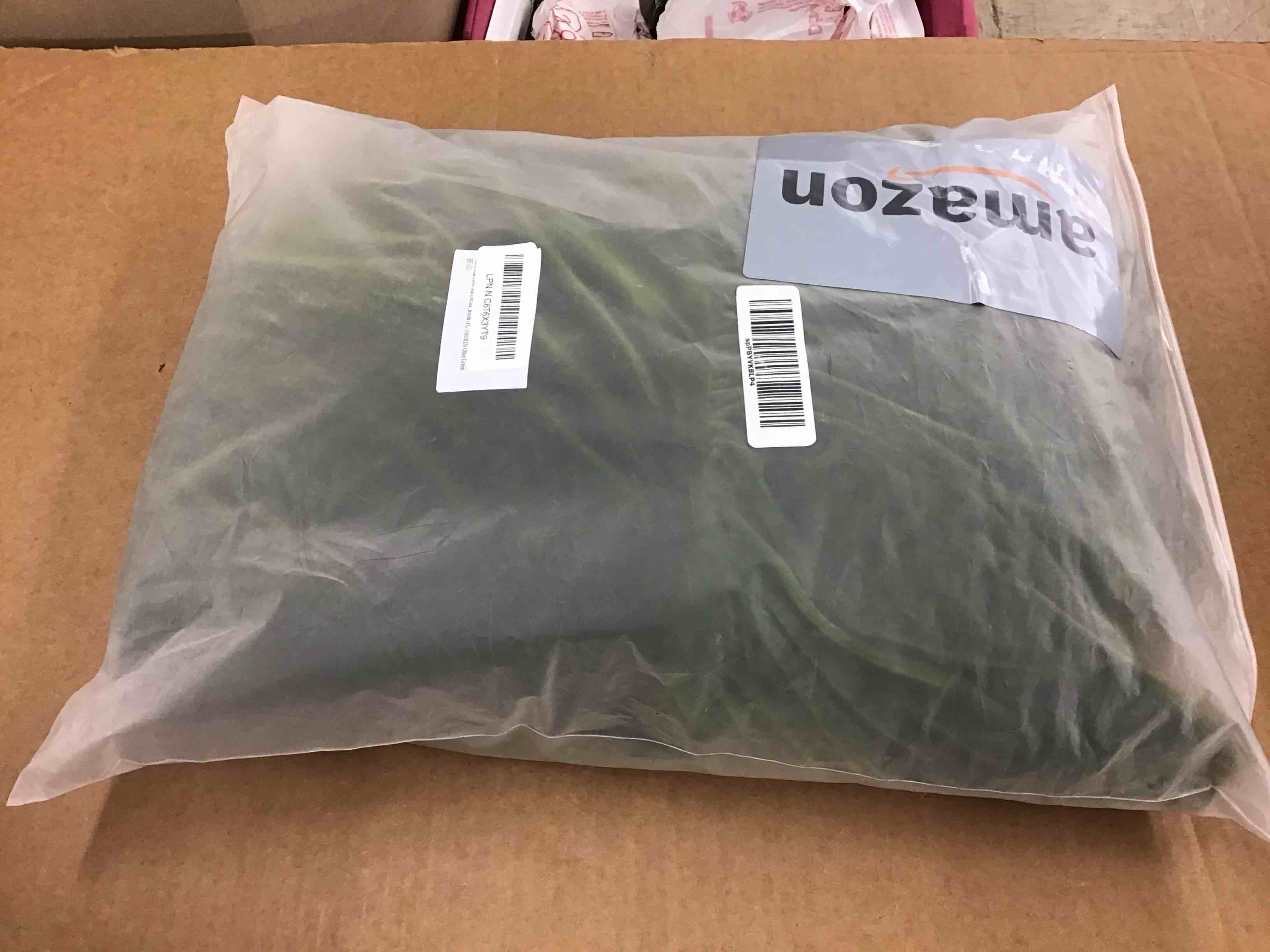https://s3.amazonaws.com/lotting-images-prod/BoxBids/PPE2249352_1777490093140.jpeg