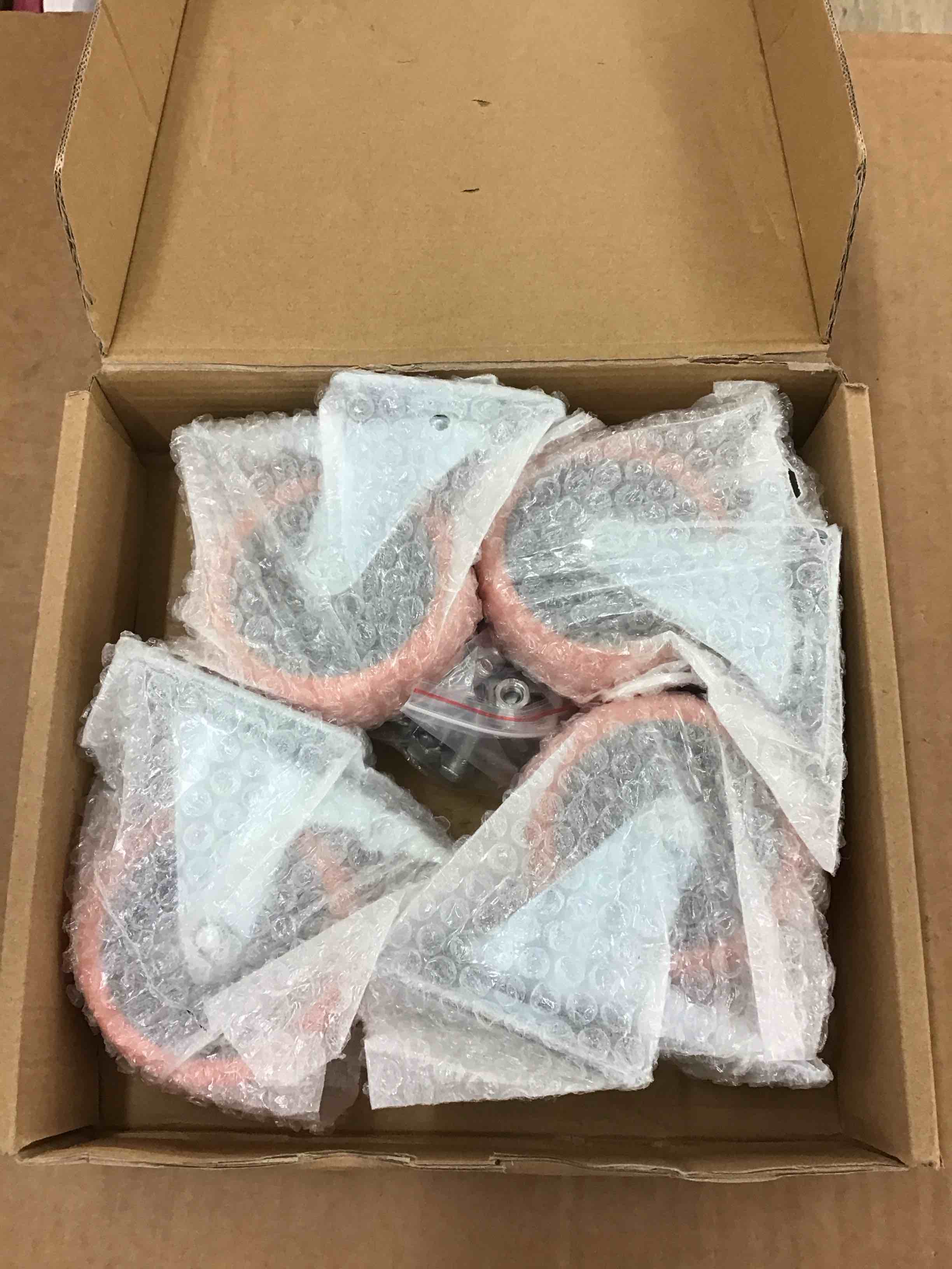 https://s3.amazonaws.com/lotting-images-prod/BoxBids/PPE2249368_1777491544054.jpeg