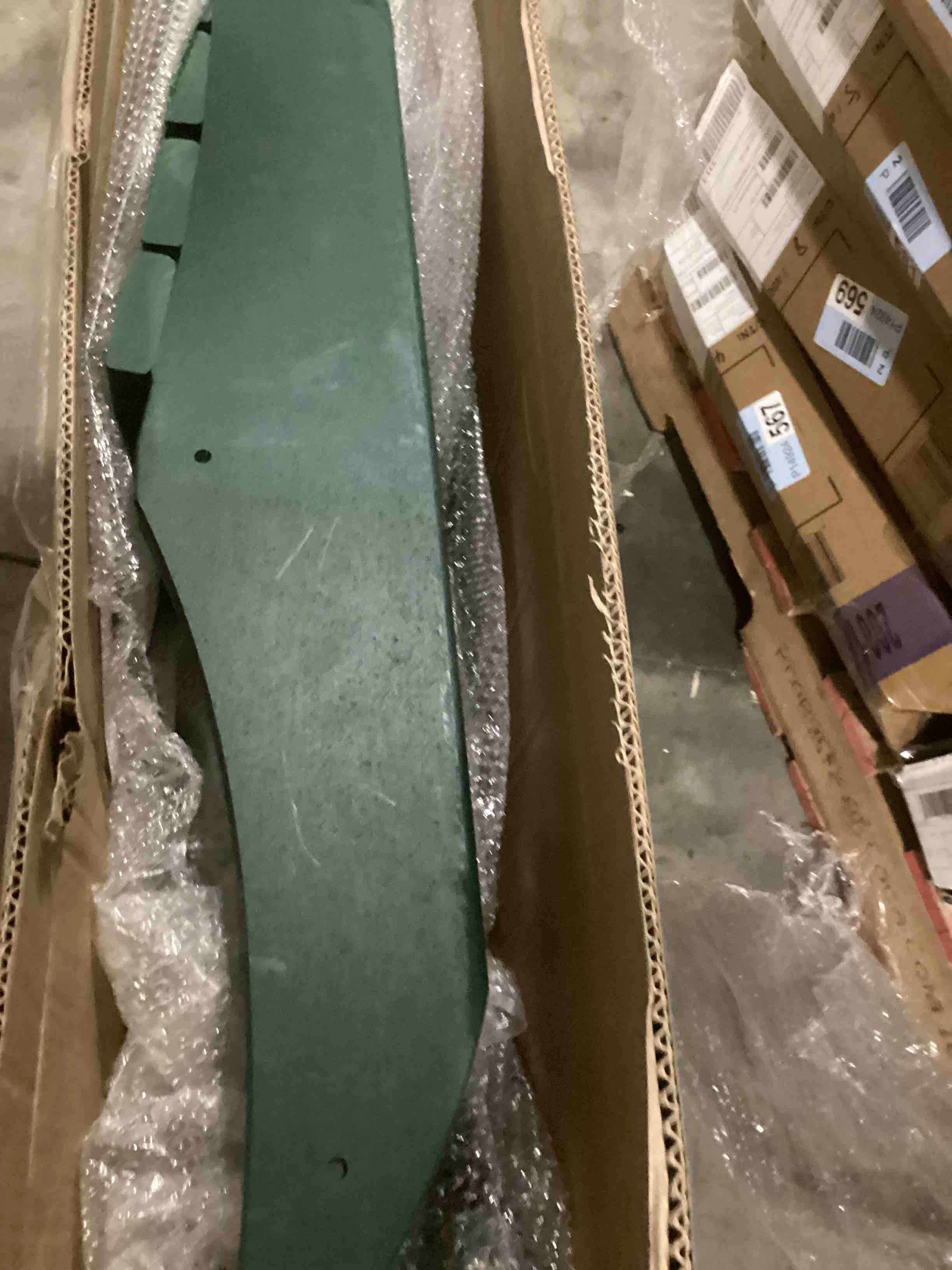 https://s3.amazonaws.com/lotting-images-prod/Chair_1741105766127.jpeg