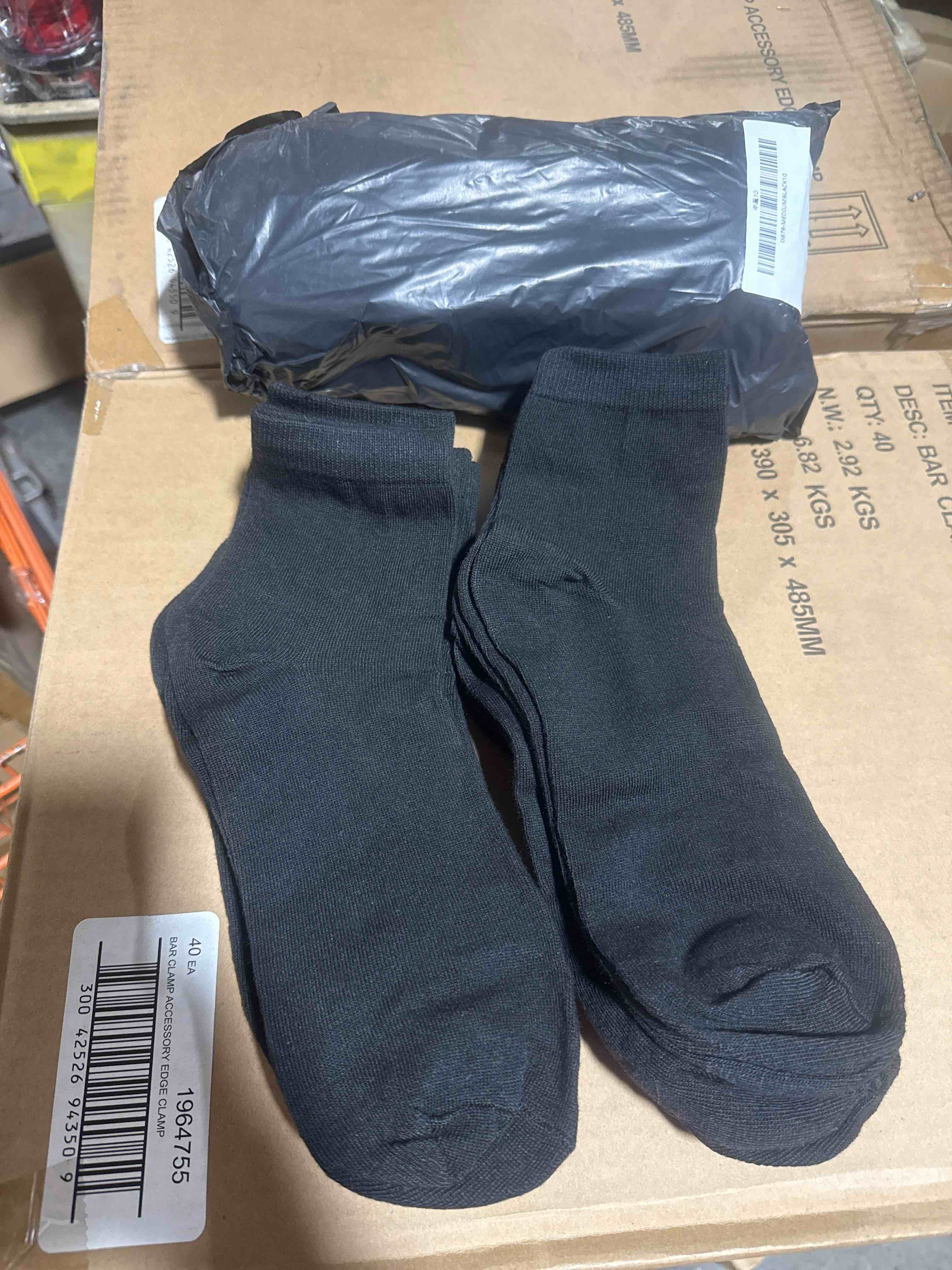 10 pairs of men’s black socks