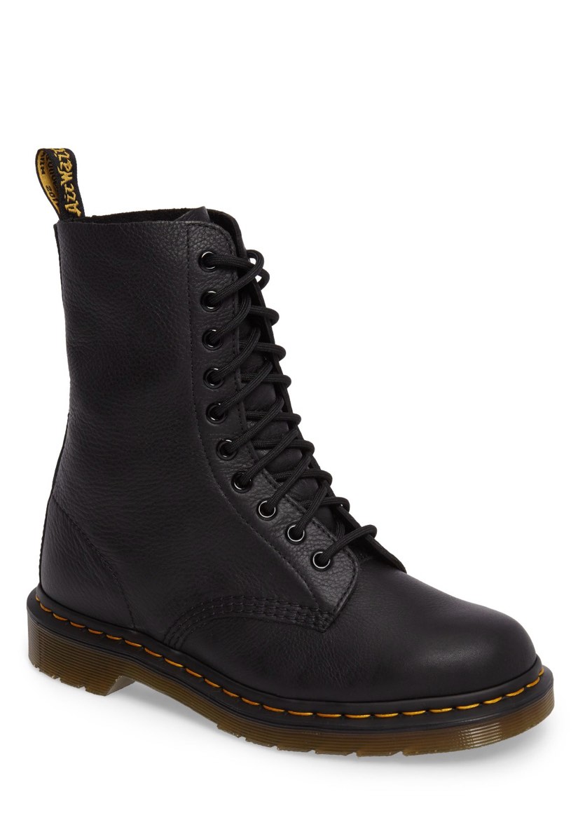 https://s3.amazonaws.com/lotting-images-prod/Dr.Martens_1764175001656.jpeg