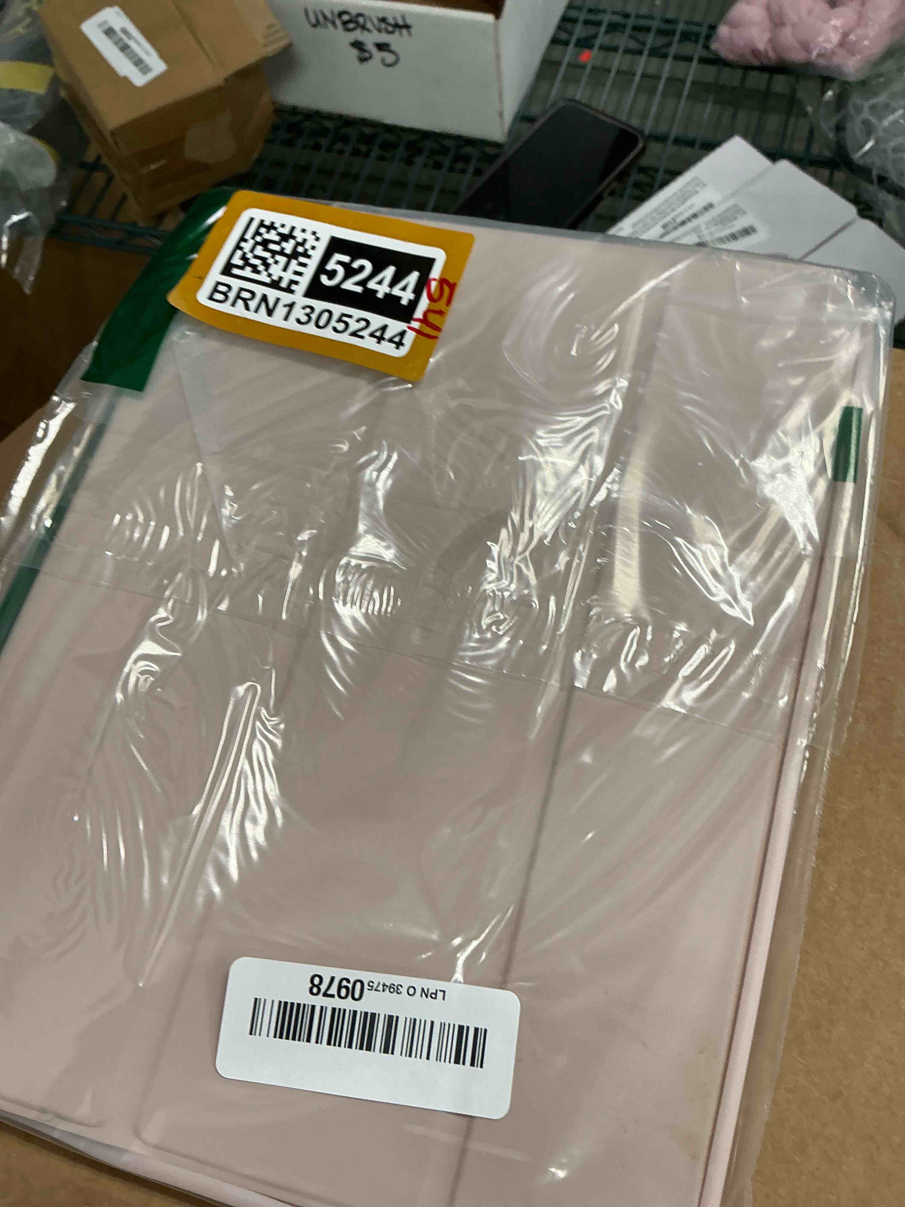 Condition photo showing Good Condition for iMieet iPad (A16) Case/iPad 10th Generation Case [11-Inch 2025/10.9 Inch 2022] with Pencil Holder, Trifold Stand Smart Cover with Soft TPU Back,Auto Wake/Sleep(Pink)