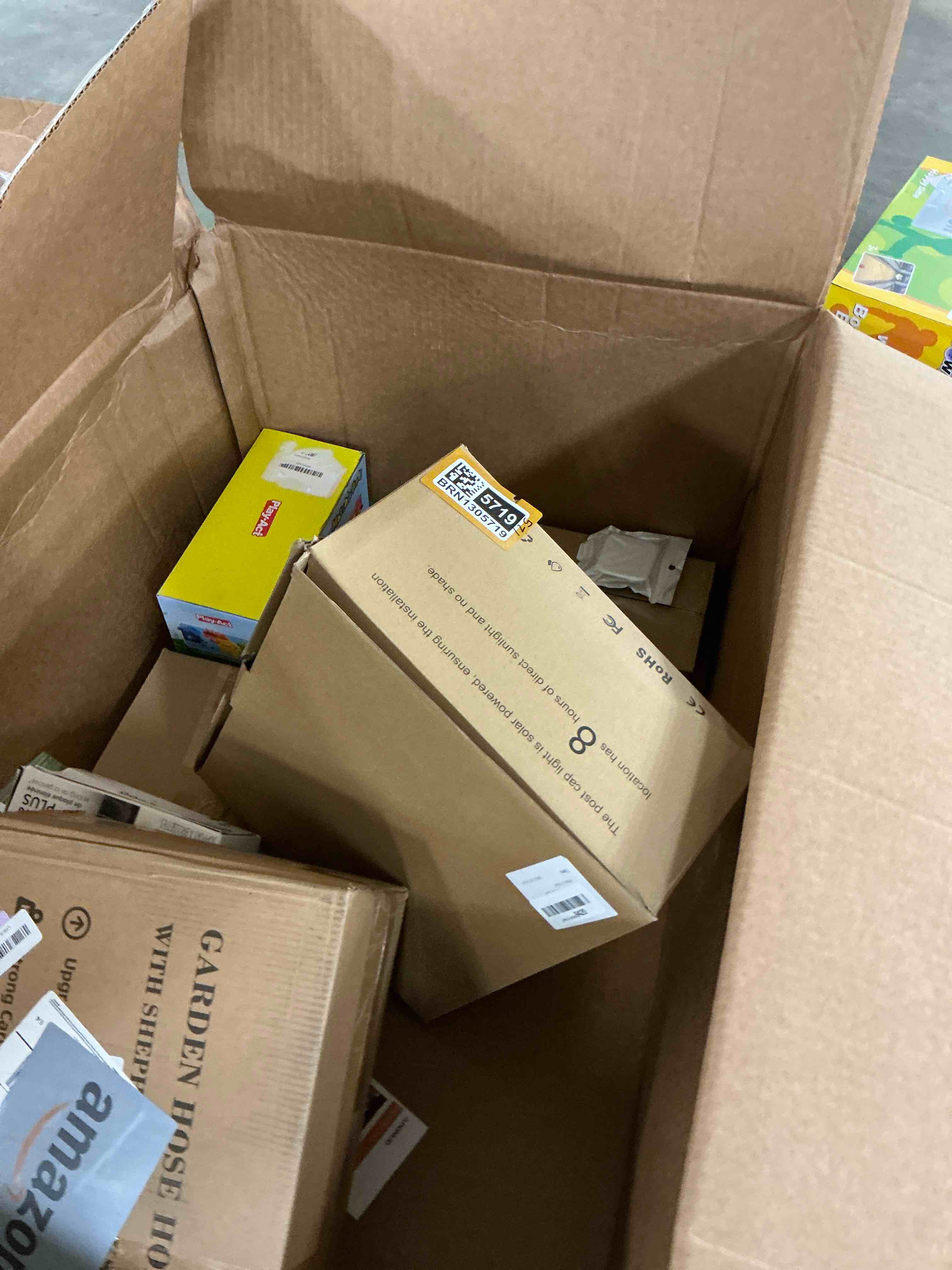 Condition photo showing Good Condition for APONUO 6 Pack Solar Post Cap Lights RGB Color Changing - 8 Solid Colors & Flowing Multicolor, IP65 Waterproof for 4x4 Wood/Vinyl Posts, Auto On/Off Deck Fence Patio Garden Lighting, Black Black 6 Pack