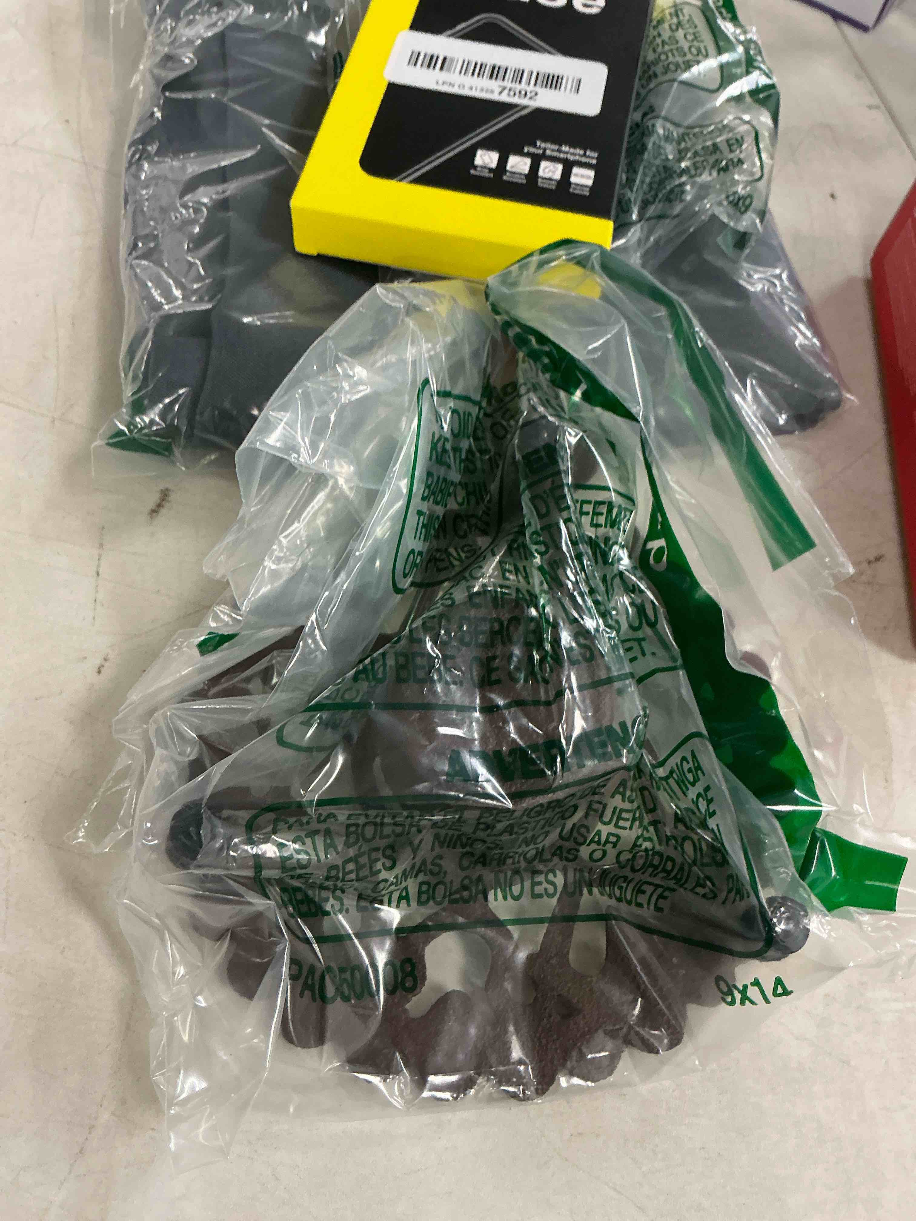 Condition photo showing Good Condition for Esschert Design CB28 Cast Iron Tea Light Warmer 21.6 x 14.4 x 4.7 cm