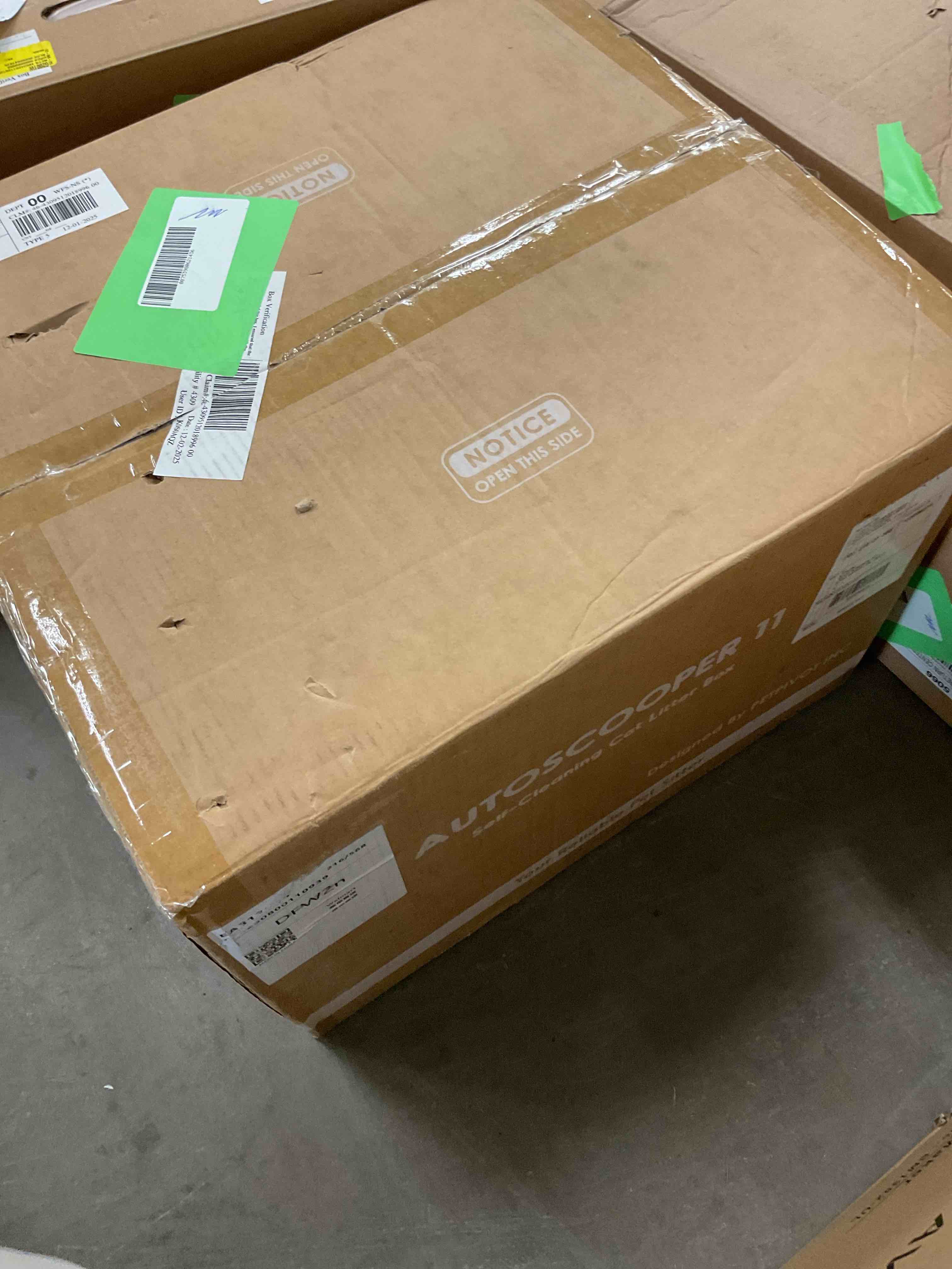 Condition photo showing Good Condition for PetPivot Automatic Cat Litter Box Self-Cleaning with Safety Protection, Mat and Trash Bags Included, White