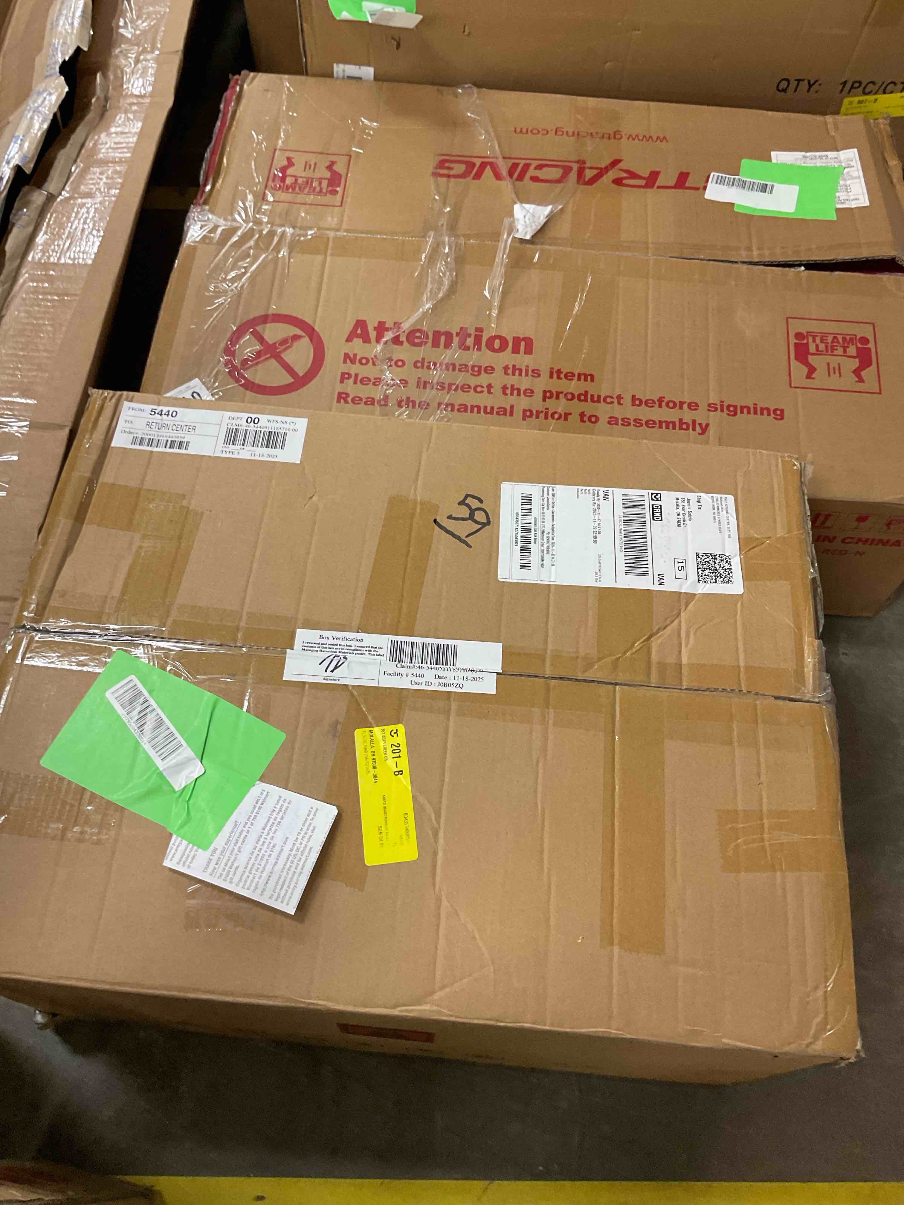 Condition photo showing Good Condition for Hommpa Boucle Dining Chairs Set of 4 Modern Upholstered Kitchen Dining Room Chairs with Backrest & Metal Legs Accent Side Chairs Black for Dining Kitchen Living Room Bedroom