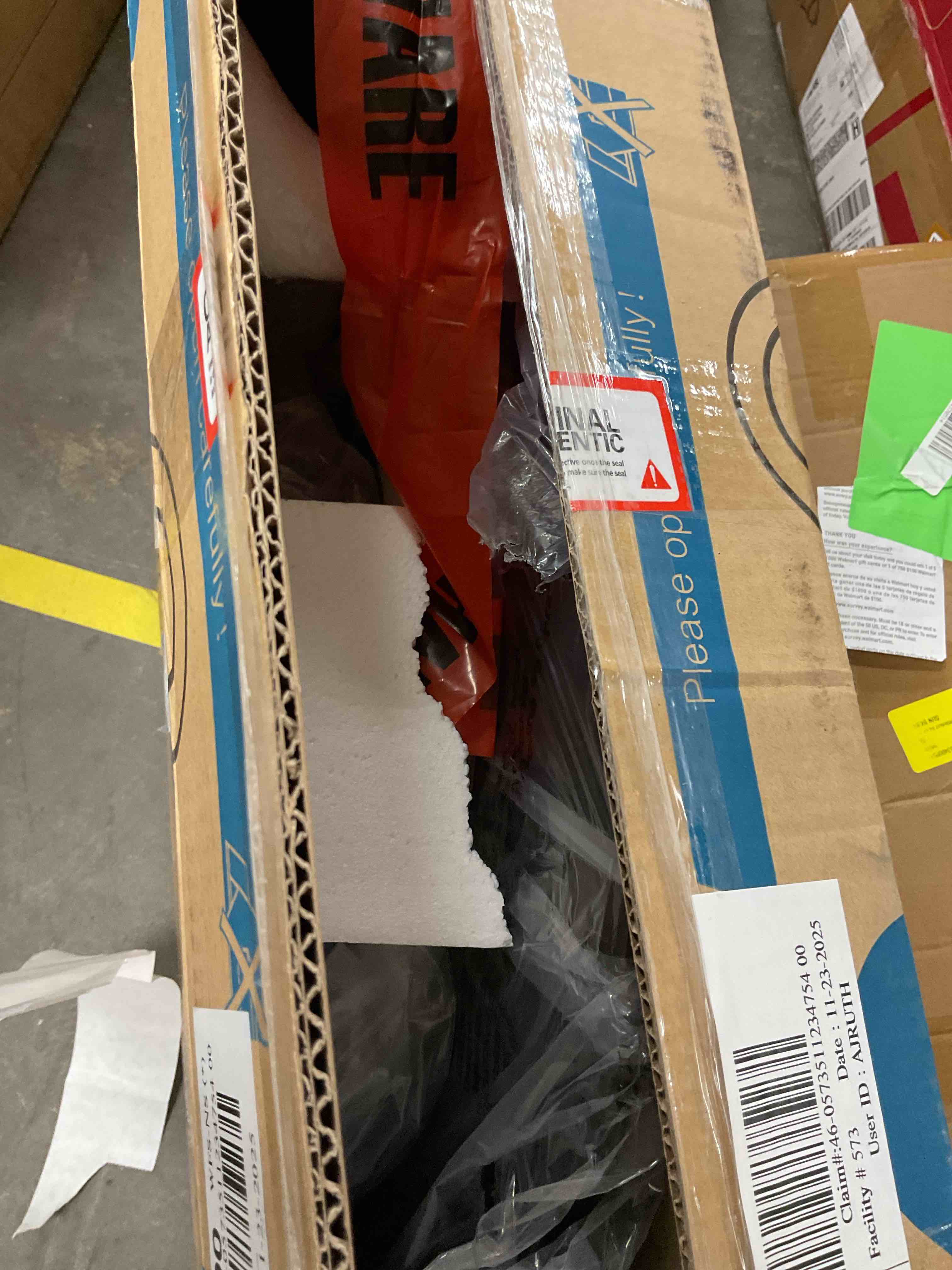 Condition photo showing New/Like New for Homall Bistro Pub Table Round Bar Height Cocktail Table Metal Base MDF Top Obsidian Table with Black Leg 23.8-Inch Top, 39.5-Inch Height, Black