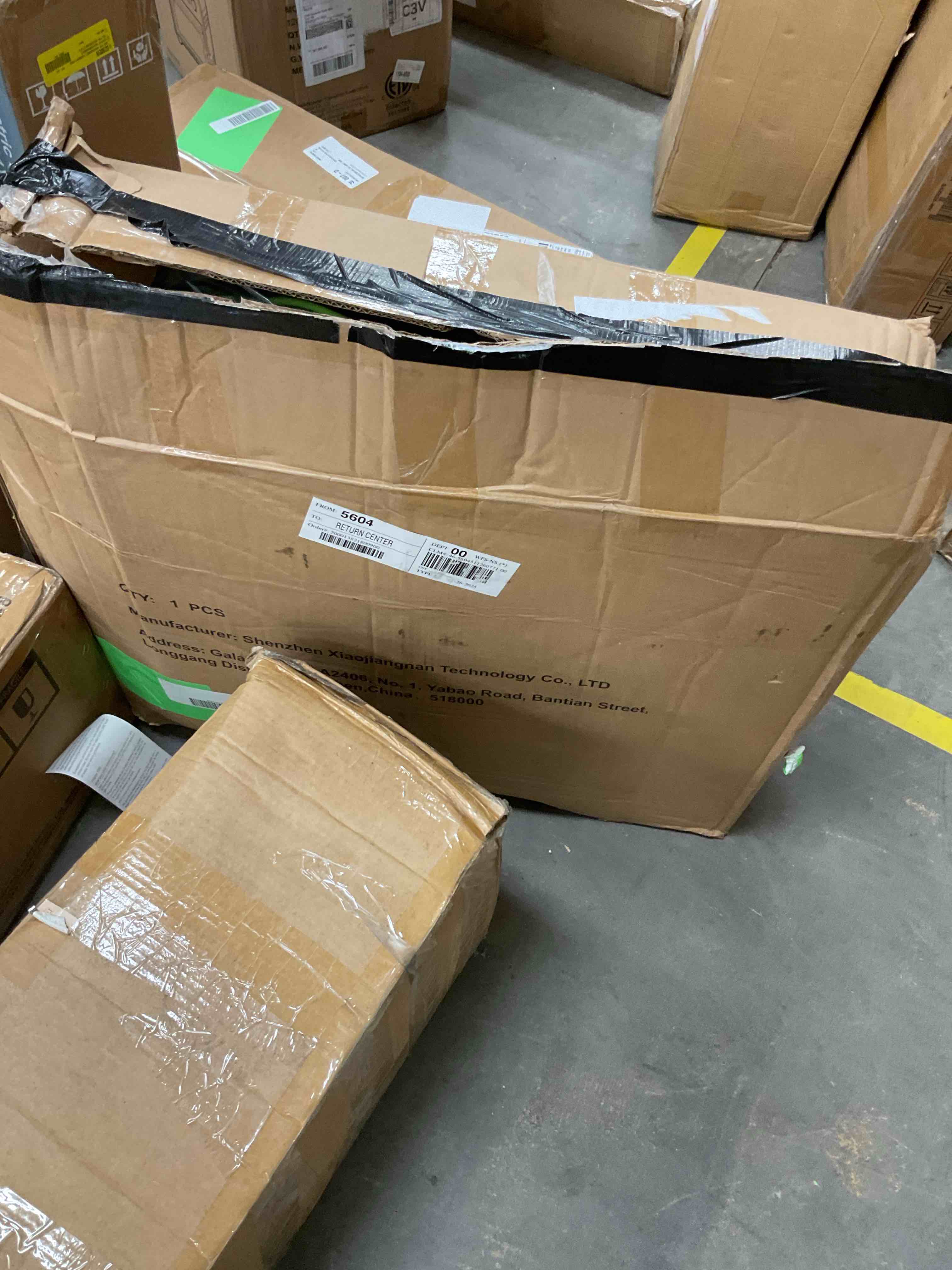 Condition photo showing New/Like New for Bigzzia Gaming Chair with Heated Cushion, High Back Video Game Chairs with Pillow and Lumbar Support, Green