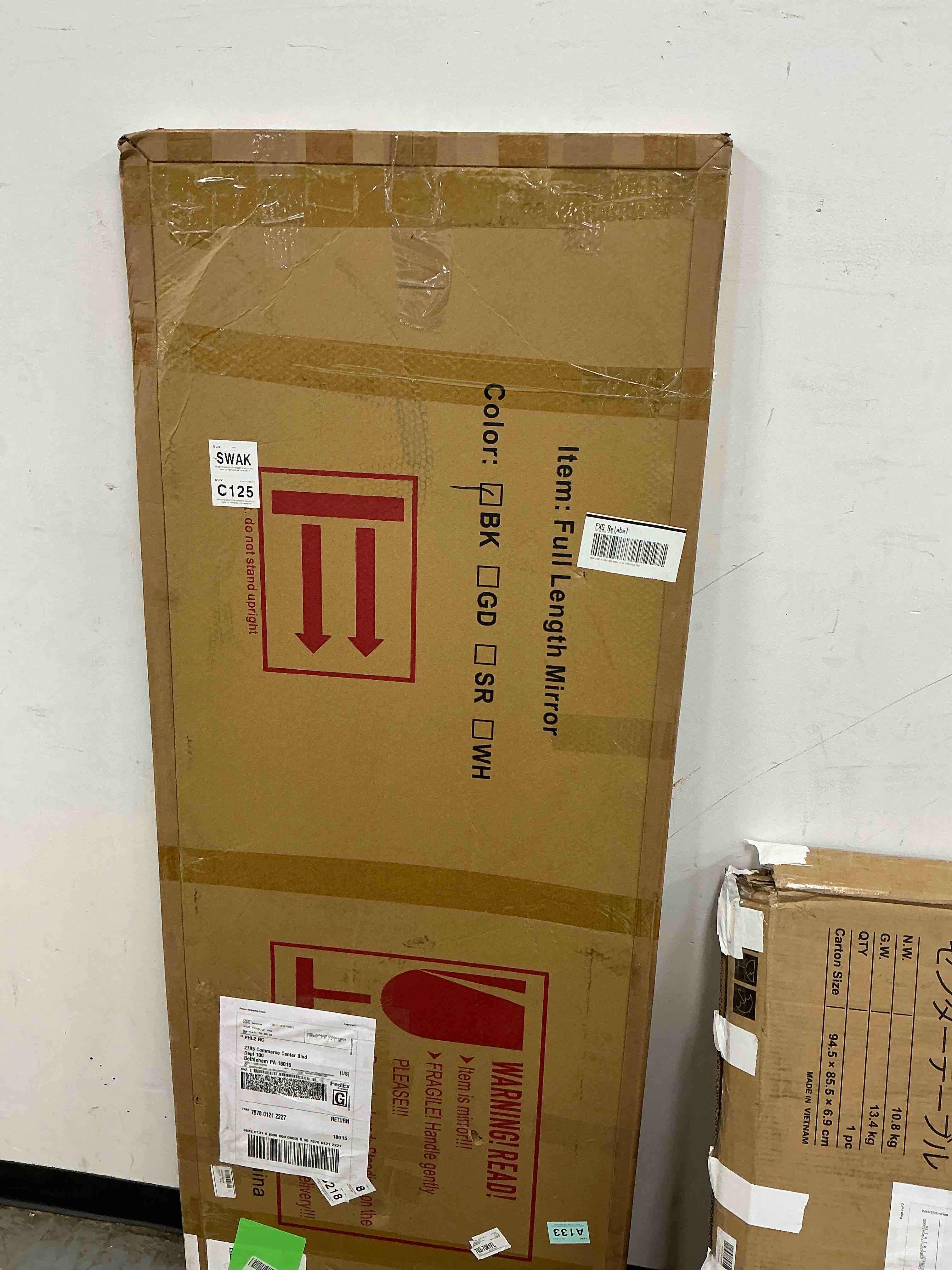 Condition photo showing New/Like New for BEAUTYPEAK 65.1"x 25" Arched Full Length Floor Mirror Full Body with Stand,Black