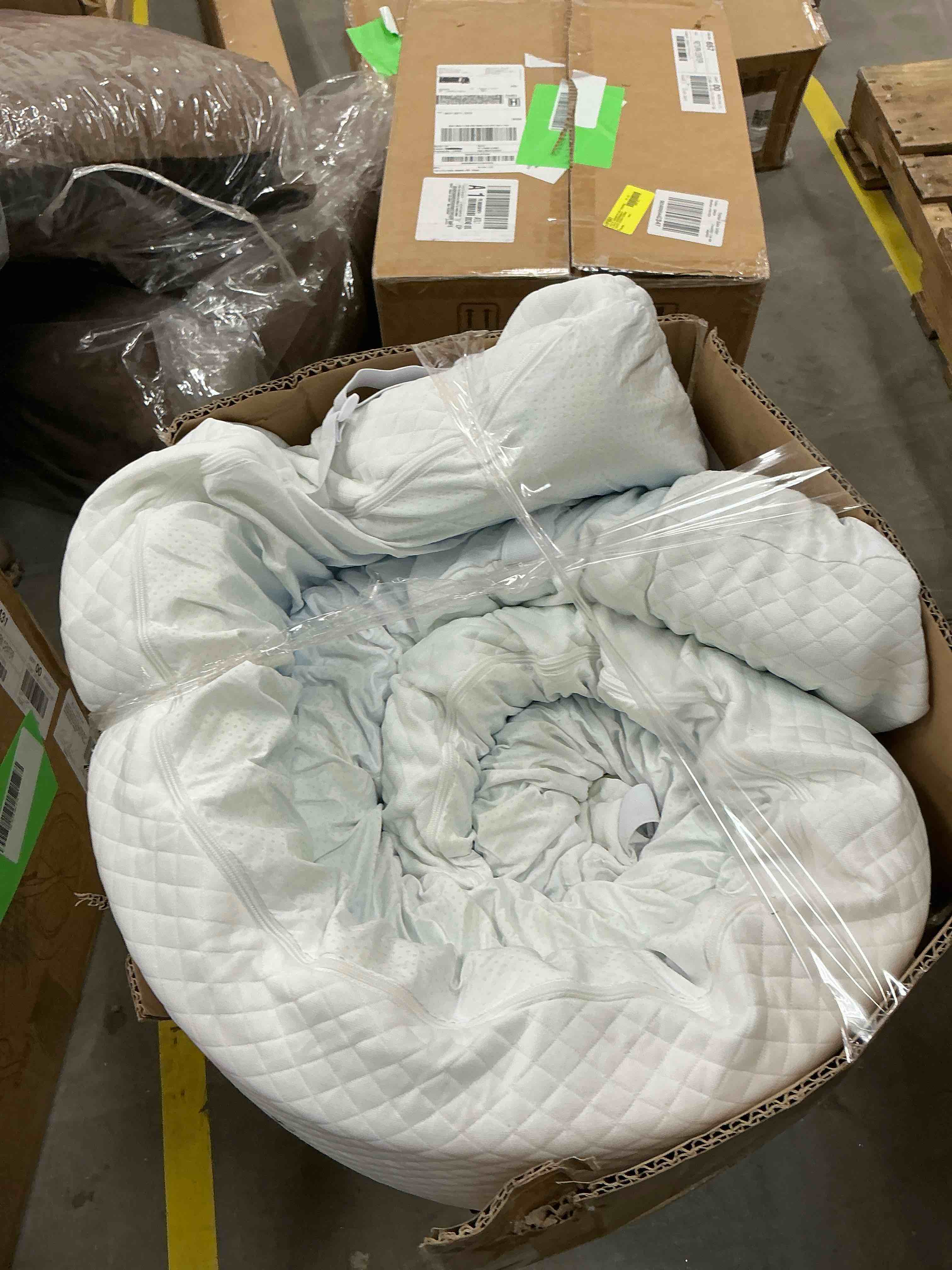 Condition photo showing Good Condition for EDX 3 Inch Full Size Gel Memory Foam Mattress Topper, Bed Topper with Removable Soft Cover