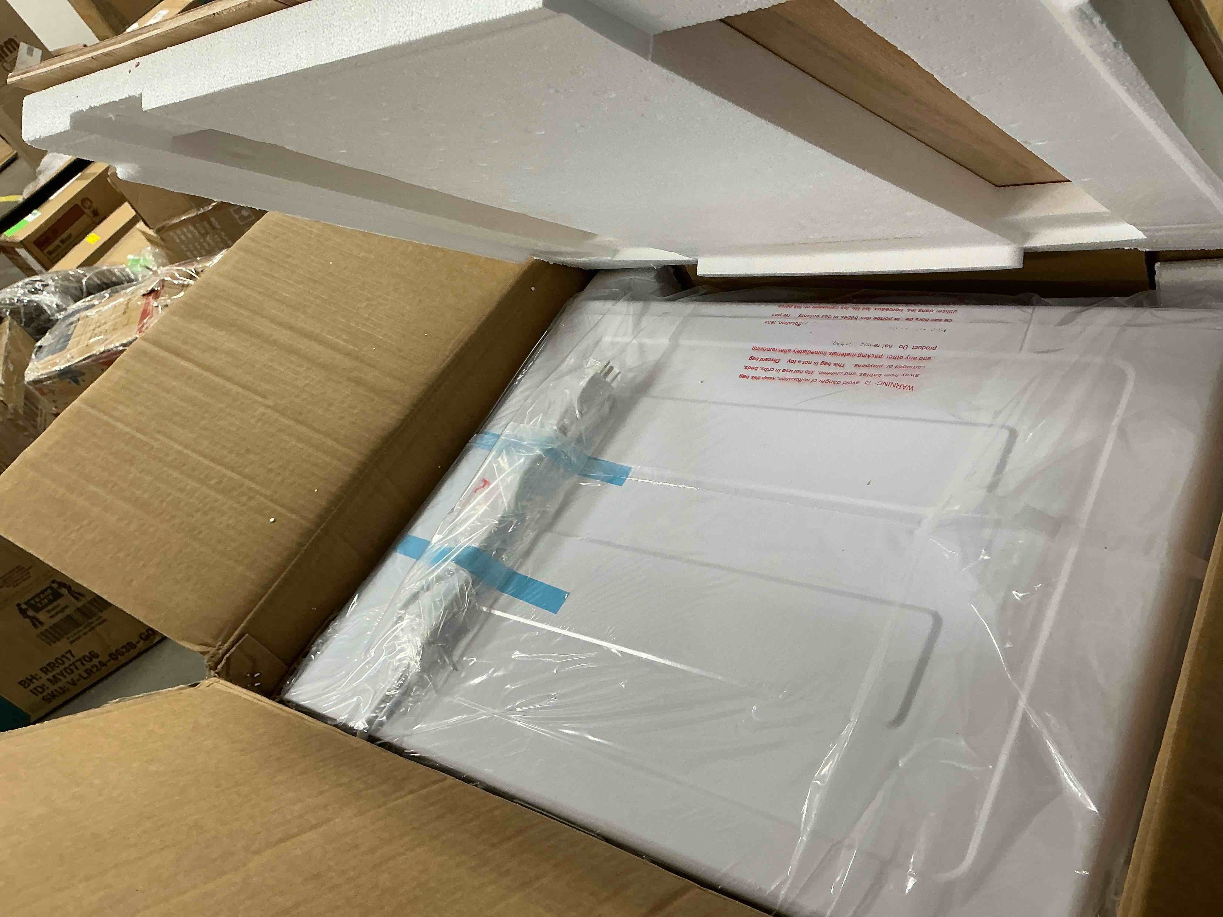 Condition photo showing New/Like New for Simzlife 3.5 Cu.ft Portable Clothes Dryer  1500W  LCD Control  Exhaust Duct  22 in W  26.5 in H