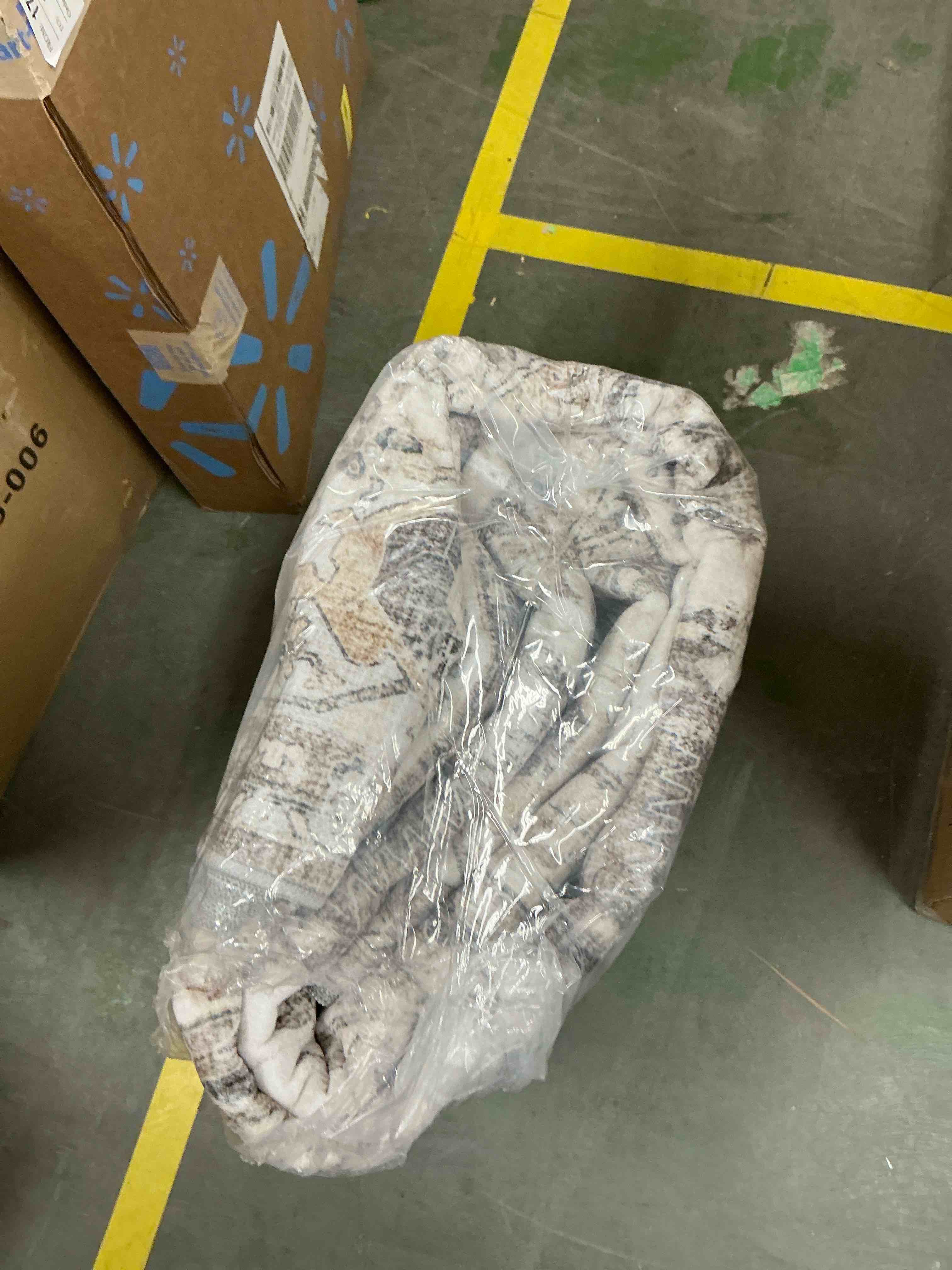 Condition photo showing Good Condition for SIXHOME 8 x10  Area Rugs for Living Room Washable Rug Vintage Medallion Living Room Rug Distressed Soft Carpet Large Area Rugs for Bedroom Dinning Room Office Indoor Retro Home Decor Taupe