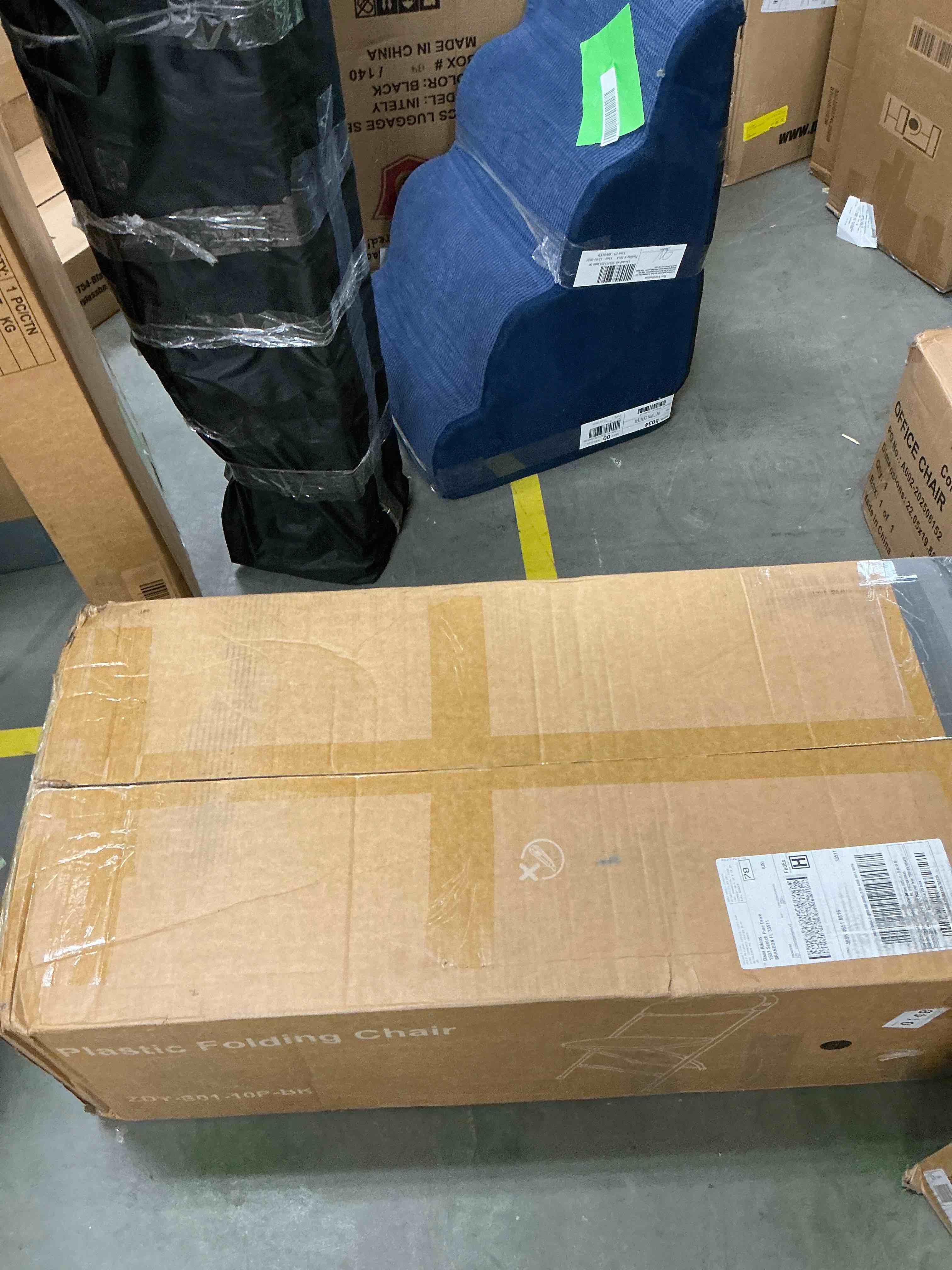 Condition photo showing New/Like New for edx 10-Pack Folding Chair, Indoor Portable, Stackable for Events, Offices, Weddings and Restaurants, Black