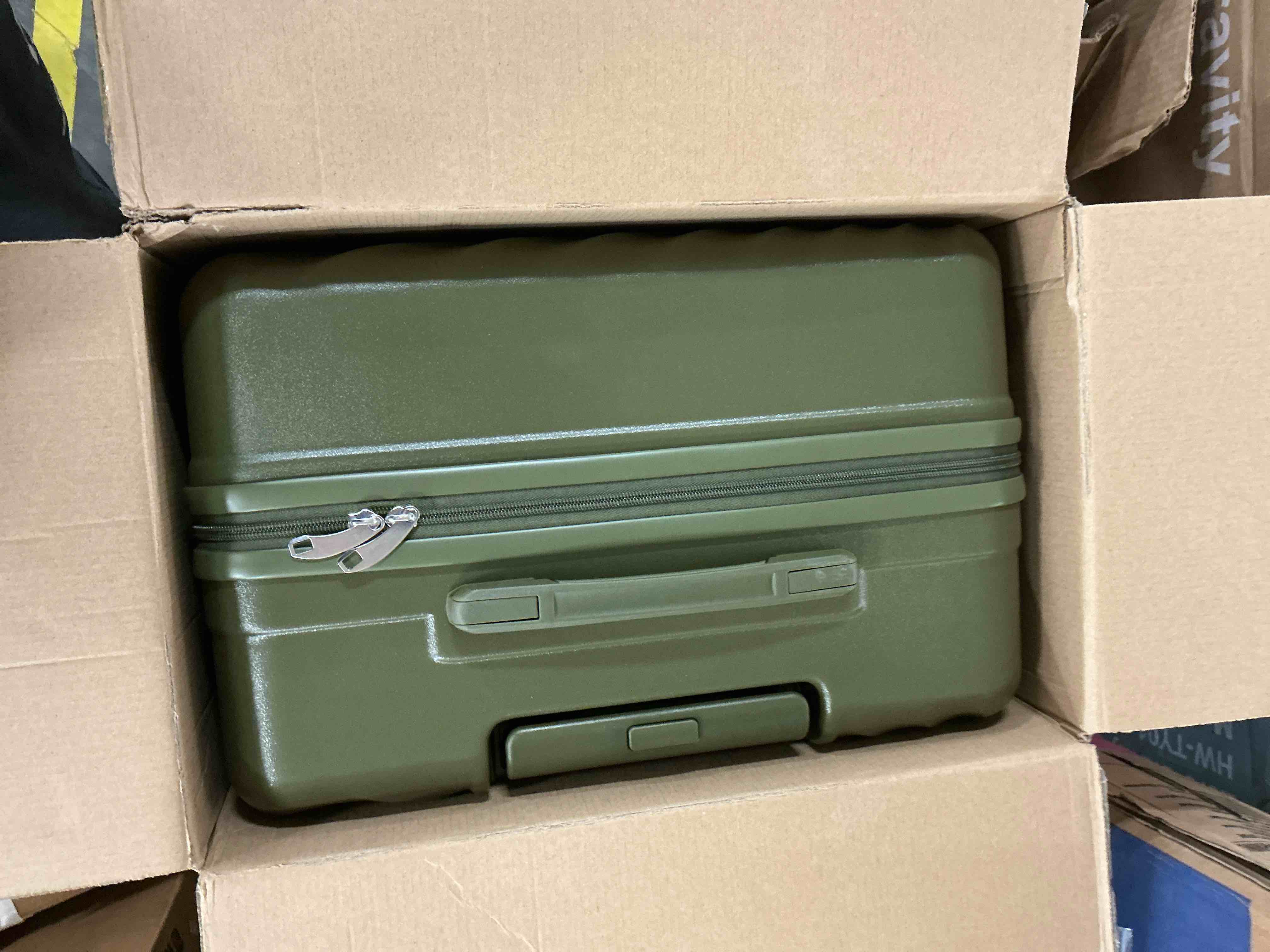 Condition photo showing Good Condition for Joyway 6 Piece Hardshell Luggage Set with Spinner Wheels TSA Lock and Scratch-Resistant Finish Durable Lightweight Suitcases