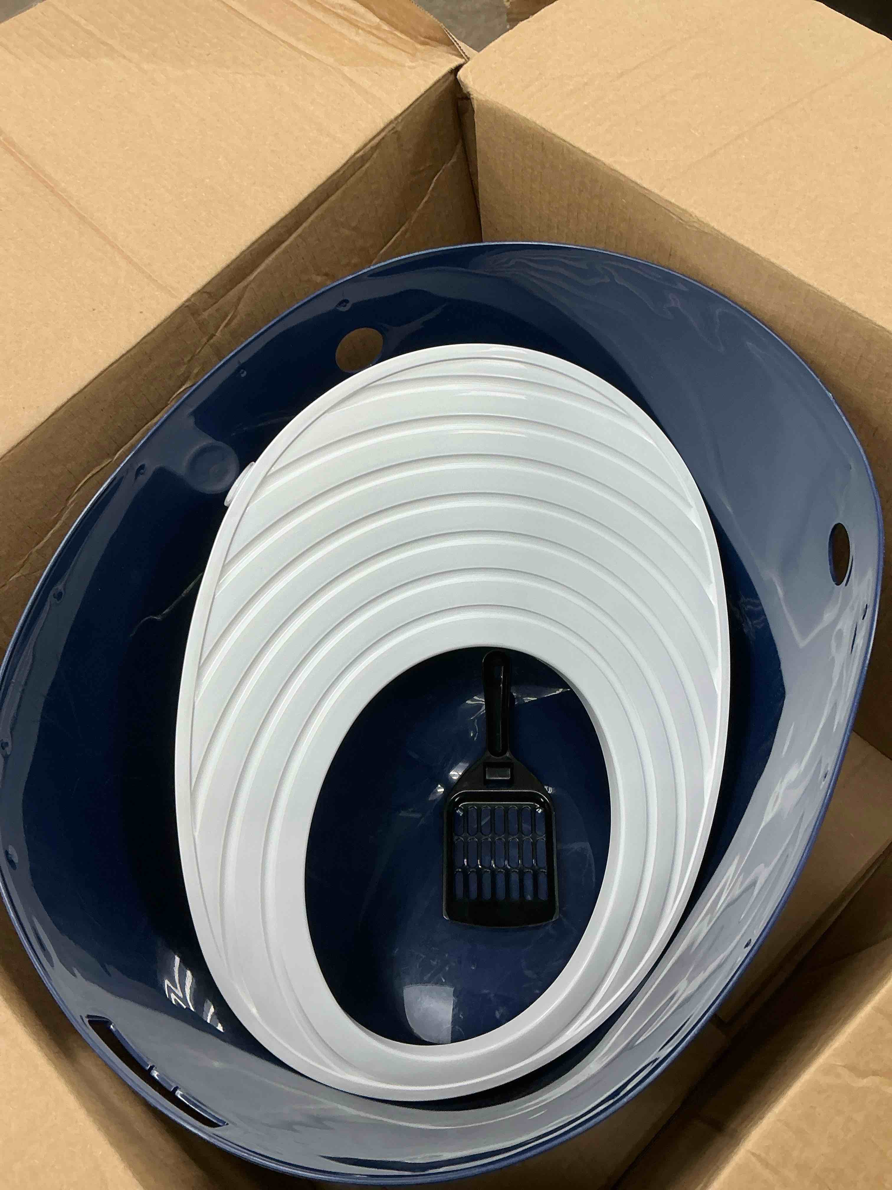 Condition photo showing New/Like New for IRIS USA Cat Litter Box, Large Top Entry with Litter Catching Lid and Scoop, Dog Proof, Cat Box Enclosure, Navy/White