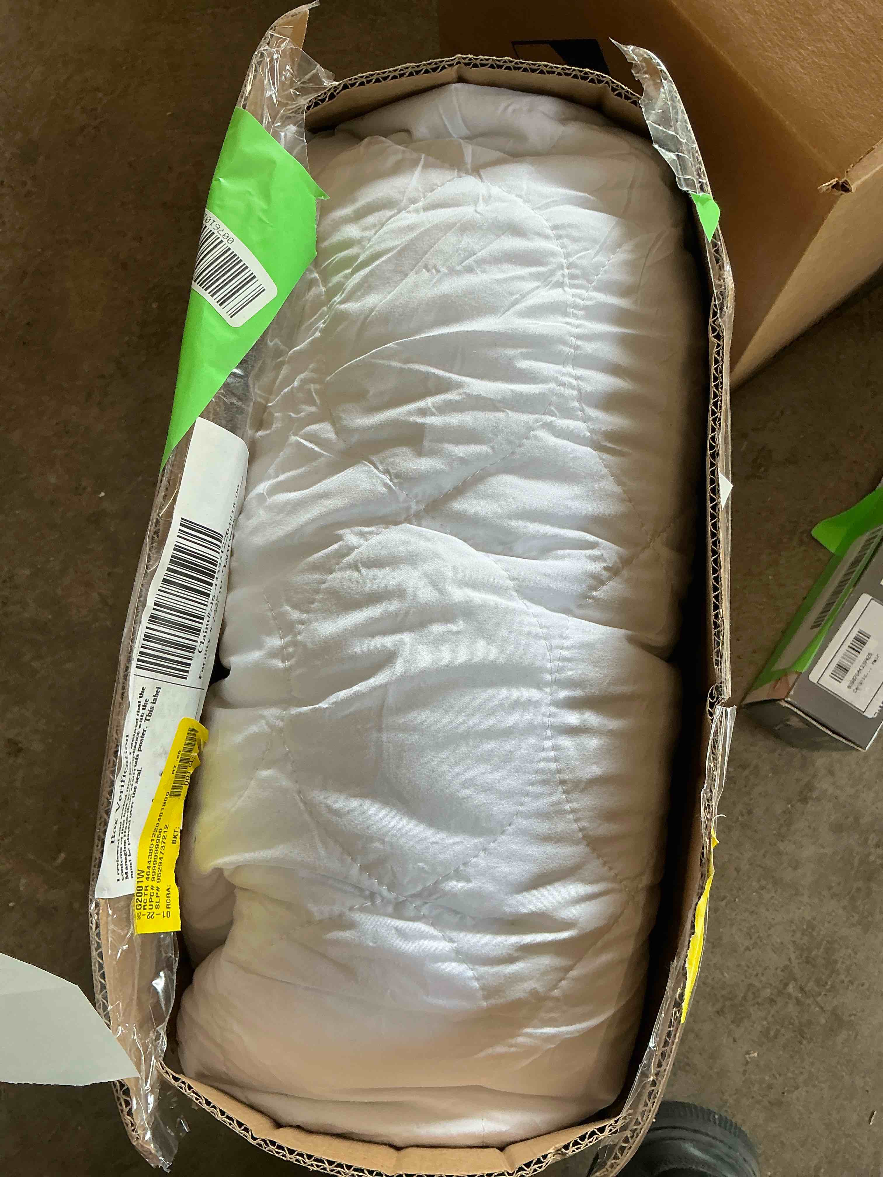 Condition photo showing Good Condition for JUSTLET Heated Mattress Pad King Size with Dual Control 9 Heated Settings  Zone Heating Electric Mattress Pad  Auto Shut Off 2-10 Hours  Machine Washable  White