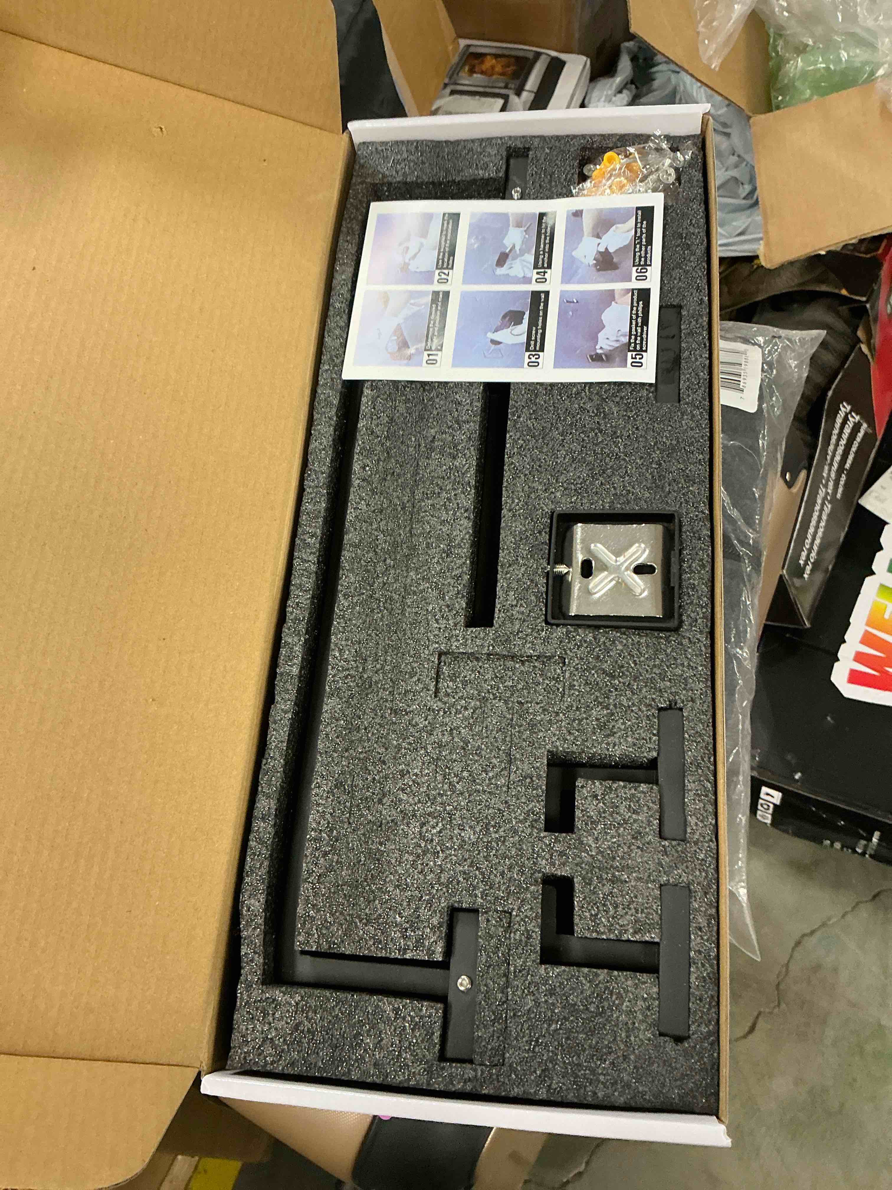 Condition photo showing New/Like New for stusgo Matte Black 5-Piece Square Bathroom Hardware Set,40cm Towel Bar,Toilet Paper Holder,Towel Ring,and 2 Towel Hooks,SUS 304 Stainless Steel Bathroom Accessories,Wall Mounted Towel Rack Kit?Black?