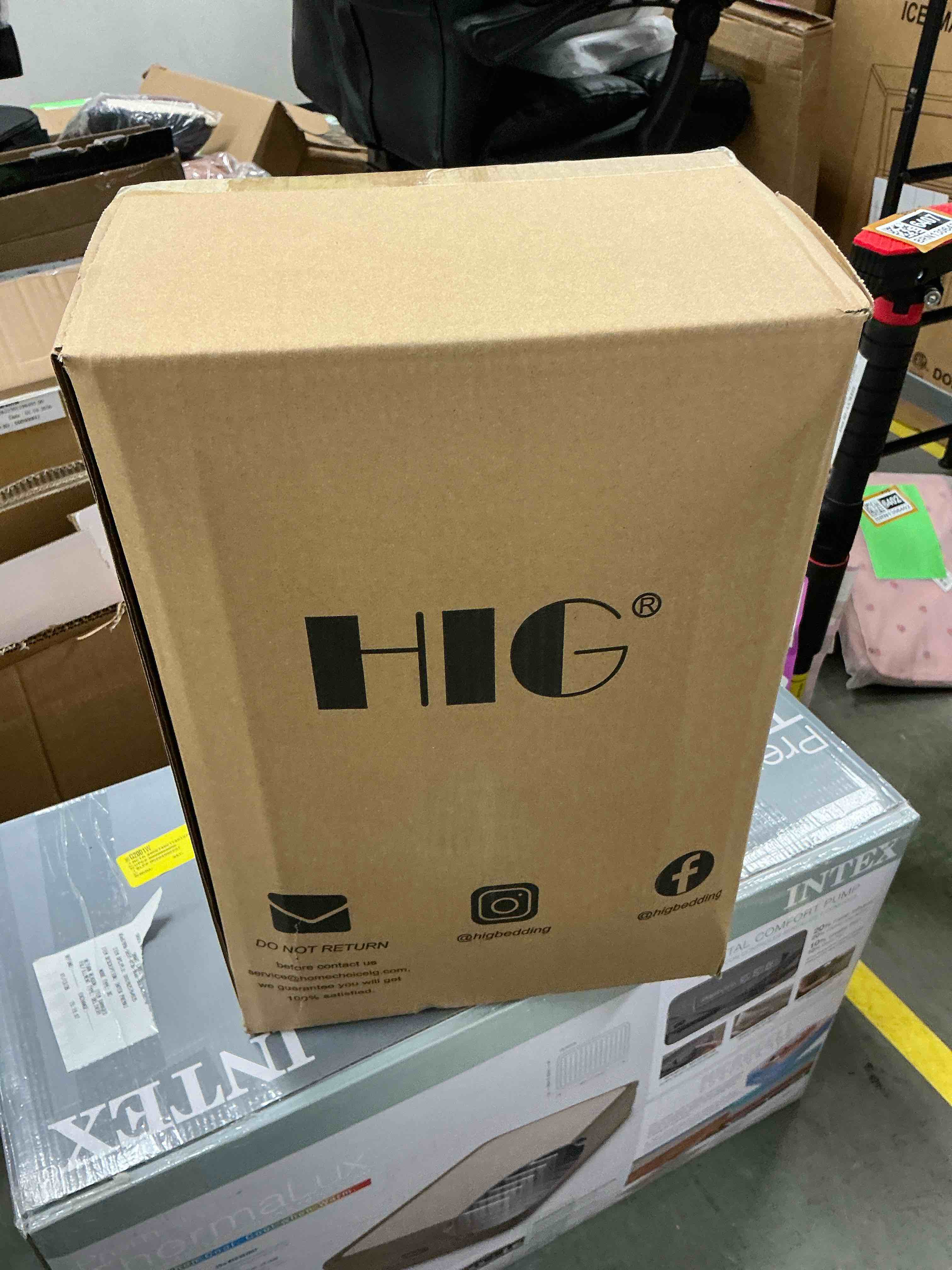 Condition photo showing New/Like New for HIG King 7 Pieces Comforter Set, Gray Reversible and Lightweight Bed in a Bag with 1 Comforter, 1 Flat Sheet, 1 Fitted Sheet, 2 Pillowcases, 2 Pillow Shams, All Season Bedding Set for Dorm Bedroom