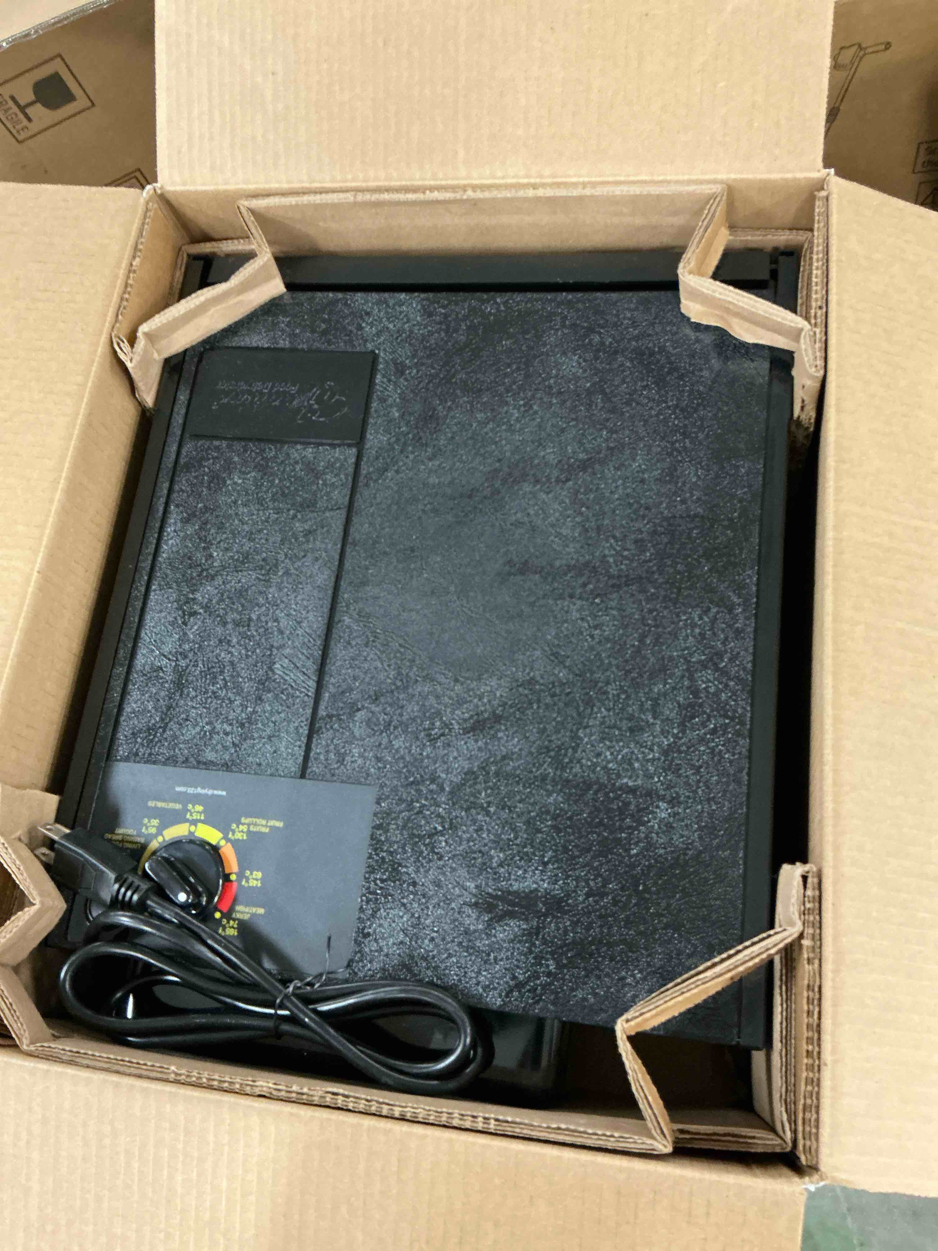 Condition photo showing Good Condition for 4-Tray Food Dehydrator, in Black