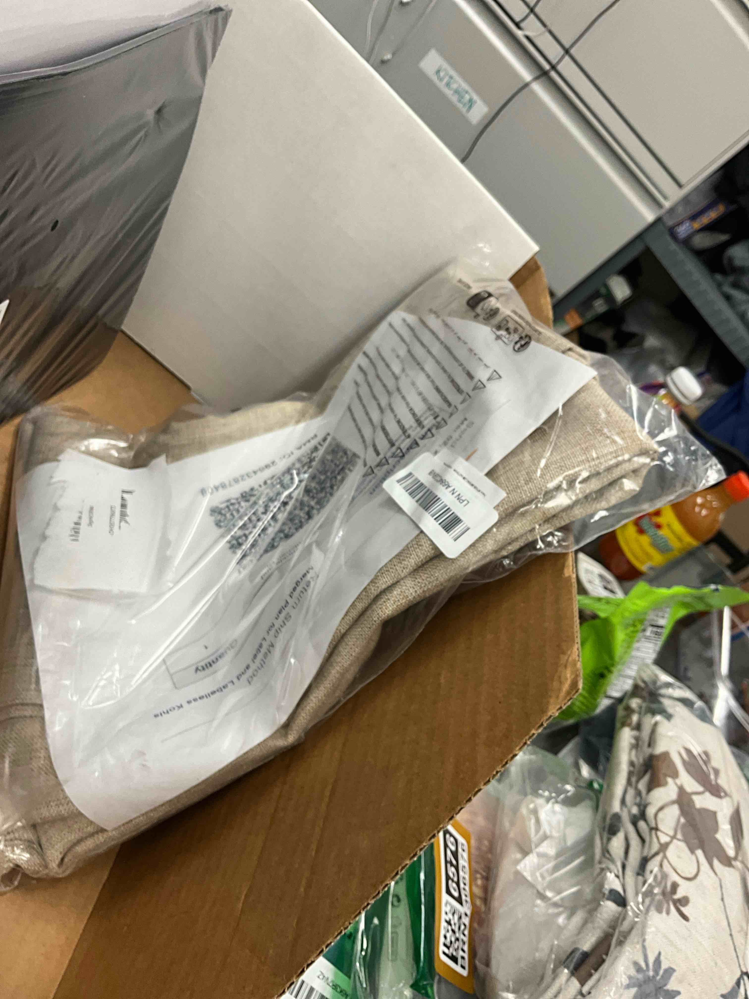 Condition photo showing Good Condition for Hiasan Faux Linen Rectangle Tablecloth - Wrinkle and Stain Resistant Washable Table Cloth for Kitchen Dining Room Holiday Table Cover for Party Dinner, Beige, 52 x 70 Inch 70" x 52" (Rectangular) Beige