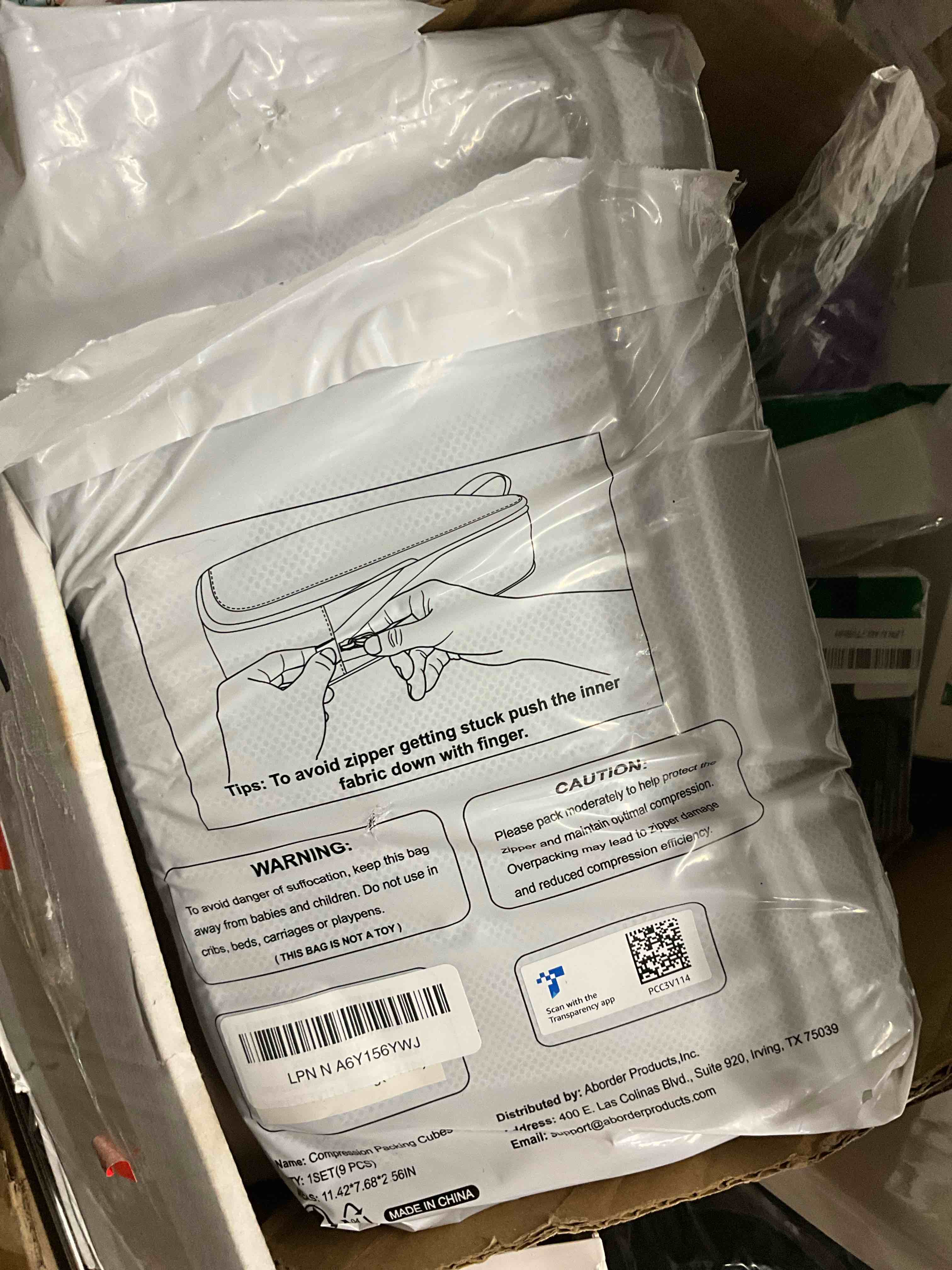 Condition photo showing Good Condition for Veken 9/11 Set Compression Packing Cubes for Travel Essentials,Compressible Expandable Large Luggage Suitcase Organizer Bags for Clothing,Durable Space Saver Storage Bags with Toiletry Bags(Black) Black 9 set