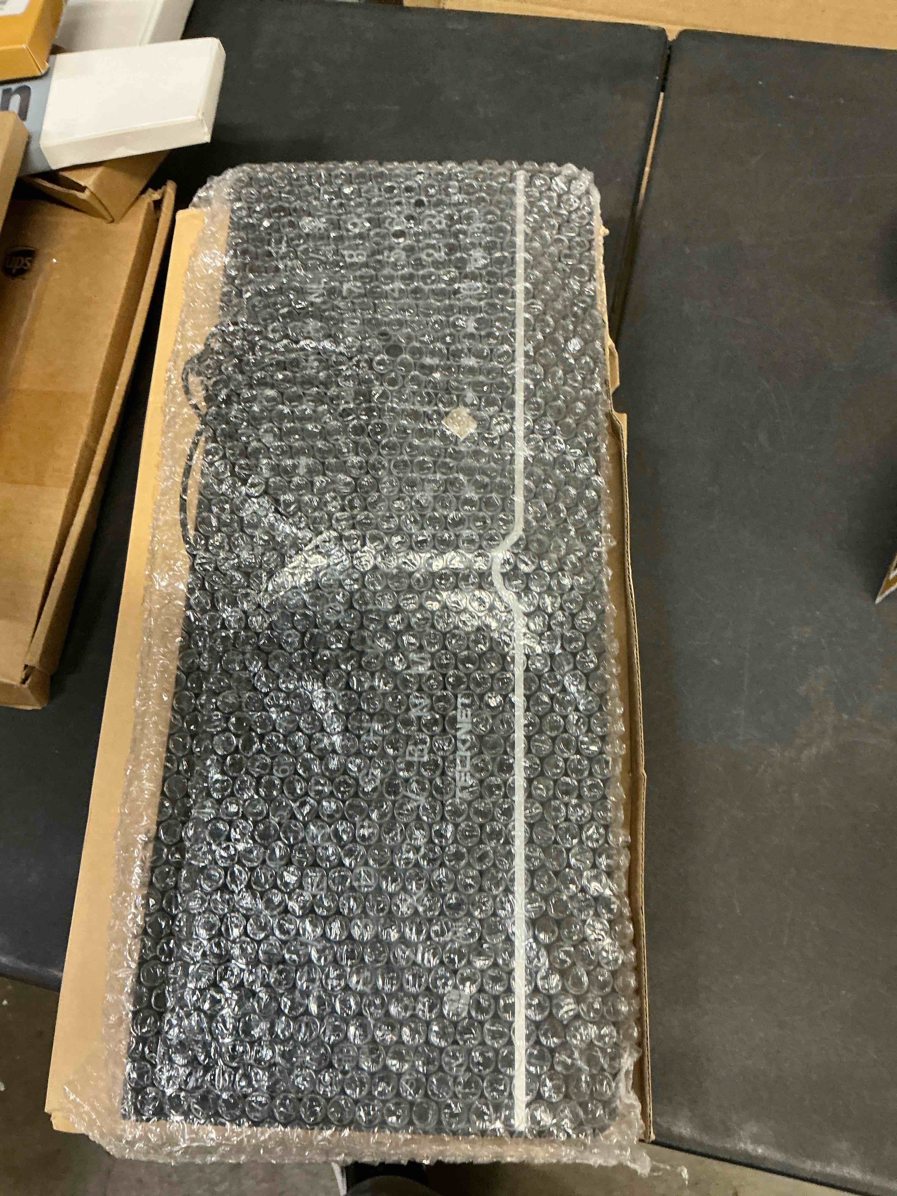 Condition photo showing Good Condition for TECKNET Large Print Backlit Keyboard, Wired USB-A Computer Keyboard with Wrist Rest, 7-Color Backlit, Oversized Letter Keys Easy to See, Plug-and-Play, Silent, Light Up Keyboard for Windows/PC/Laptop Green