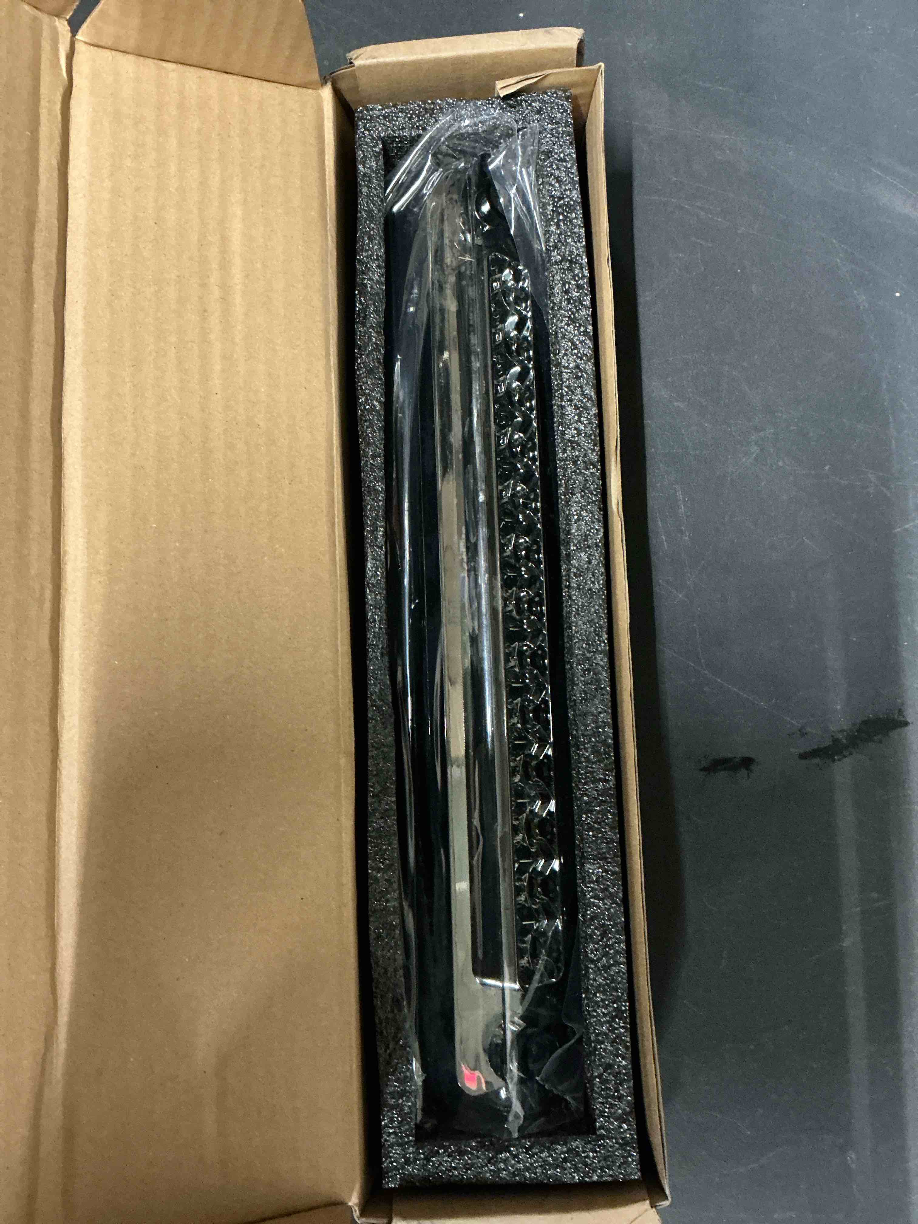 Condition photo showing Good Condition for 3rd Third Brake Light LED Compatible with 1988-1999 Chevy/GMC C/K-Series GMT400 High Mount Stop Third Center Cargo Rear Brake Light Bar Taillight (Chrome Housing Clear Lens)