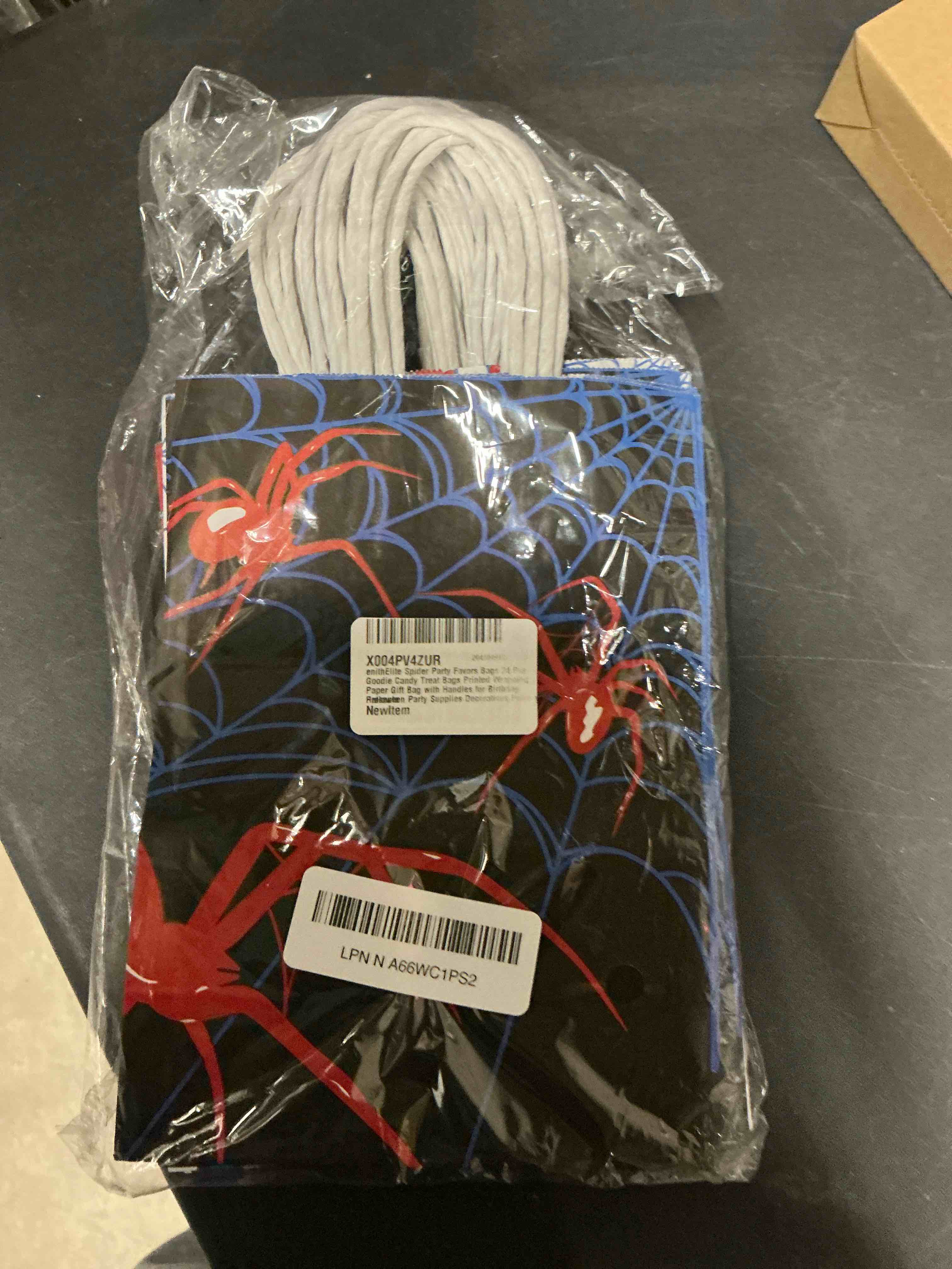 Condition photo showing New/Like New for Spider Gift Paper Bags, 24 Pcs Spider Party Favors Bags with Handles, 6 Styles Halloween Goodie Bag for Snack Candy Gifts Wrap Birthday Trick or Treat Party Favors Supplies Decorations Spiders Web Bag