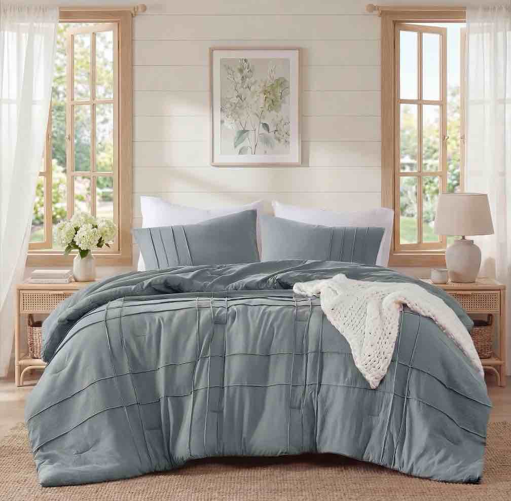 regency heights queen comforter set, boho 3-piece pintuck stitching bedding set, soft washed pleated bed sets with pillow sham blue/grey queen