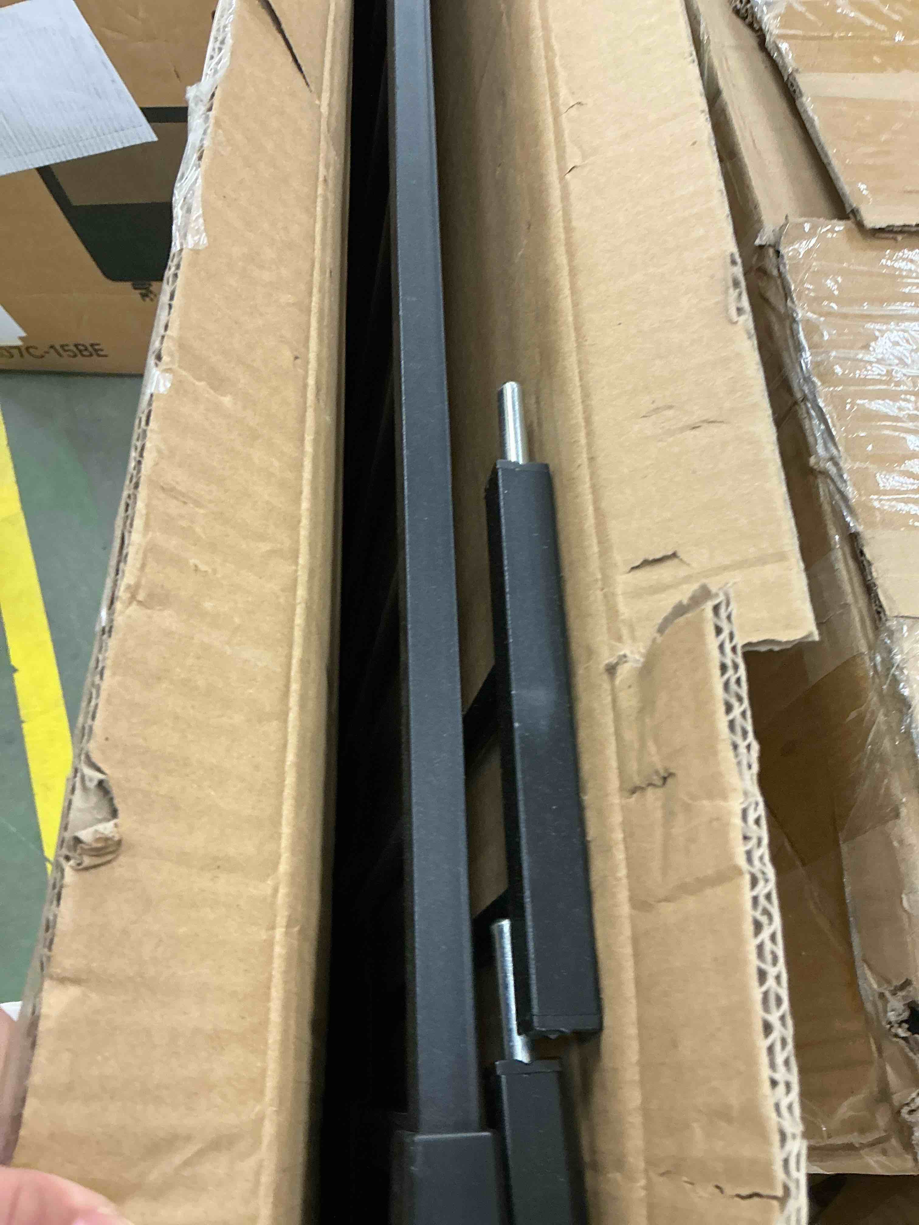 Condition photo showing Good Condition for 29.5"-43.3" caveen extra wide safety baby gate for stairs doorways, top of stairs, black
