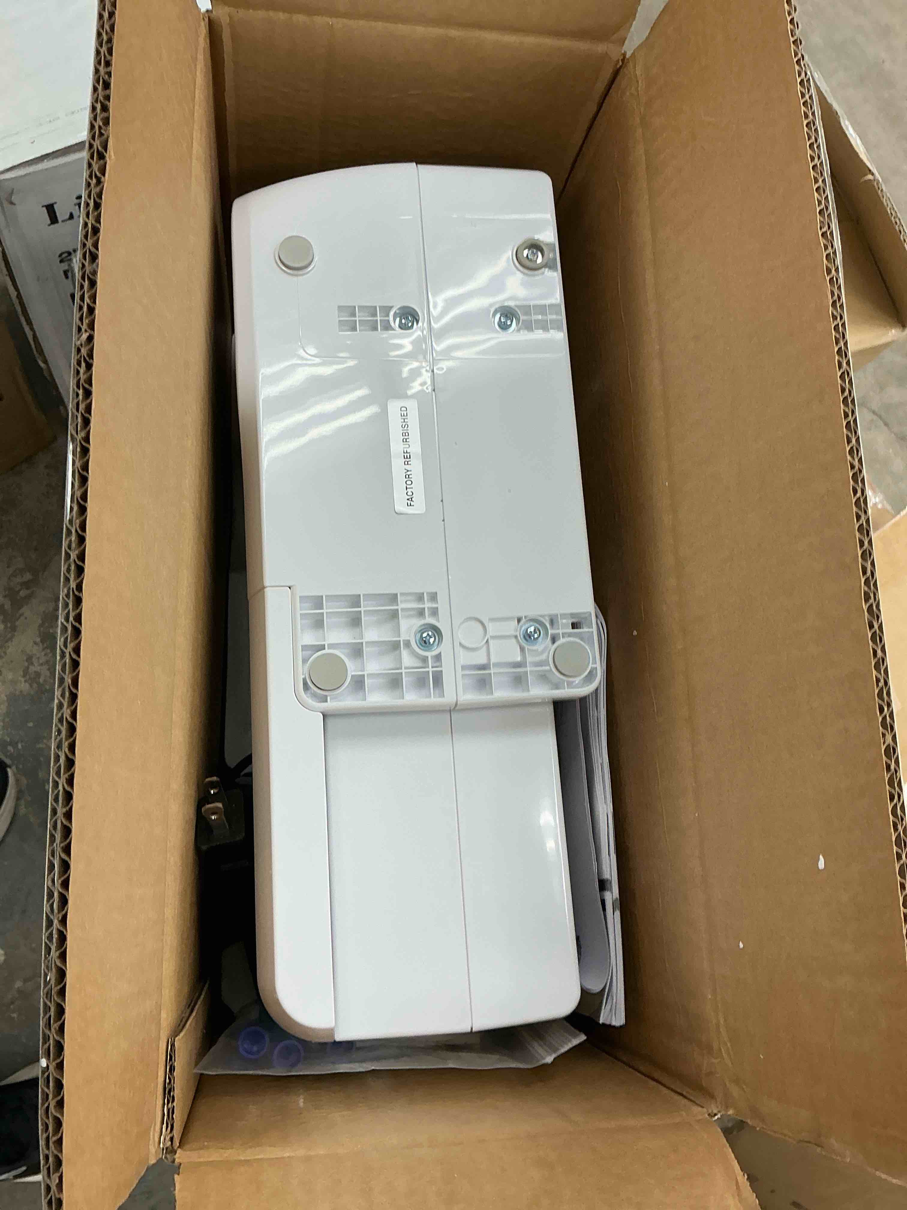 Condition photo showing Good Condition for brother rlx3817 17-stitch sewing machine, white(renewed)