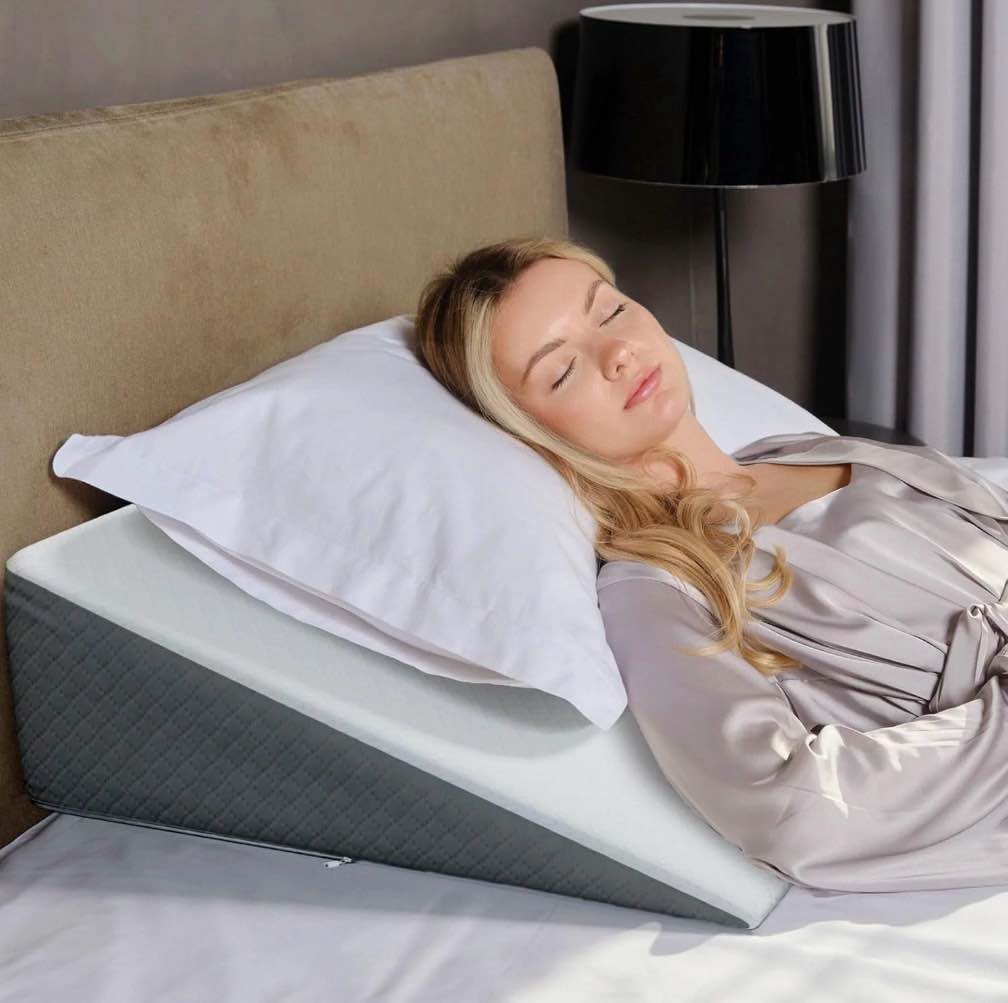 kolbs bed wedge pillow with memory foam top | stylish chic jacquard cover | wedge pillow for sleeping and acid reflux  heartburn  and gerd pillow – snoring pillow