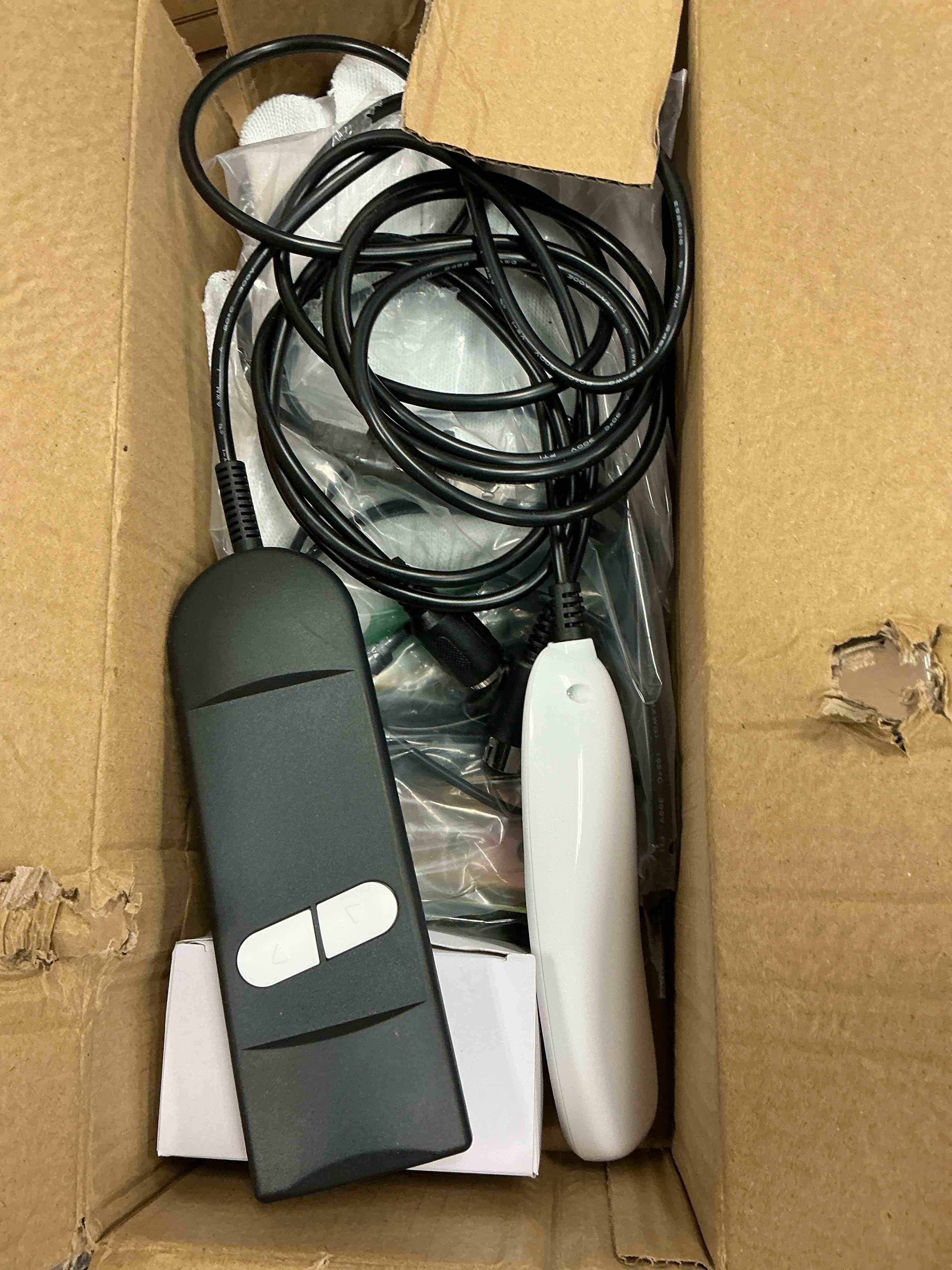 Condition photo showing Good Condition for jonpony power lift recliner chair recliners for elderly with heat and massage recliner chair for living room with infinite position and side pocket,usb charge port,brown