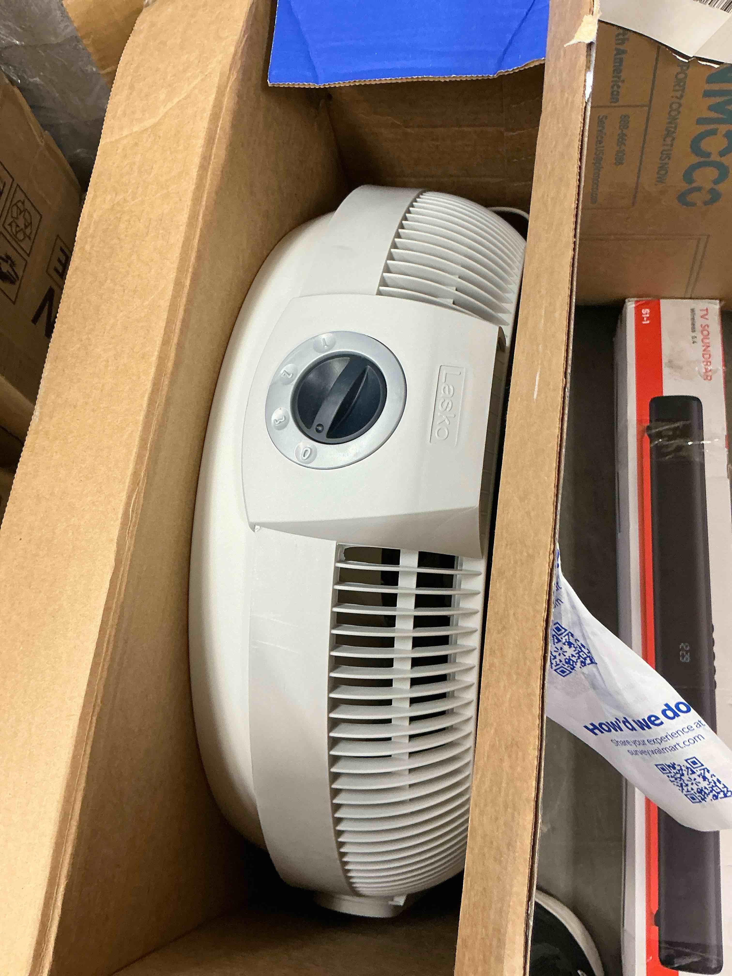 Condition photo showing Good Condition for lasko 20 cyclone air circulator floor fan with wall mount option 23 h white 3520 new