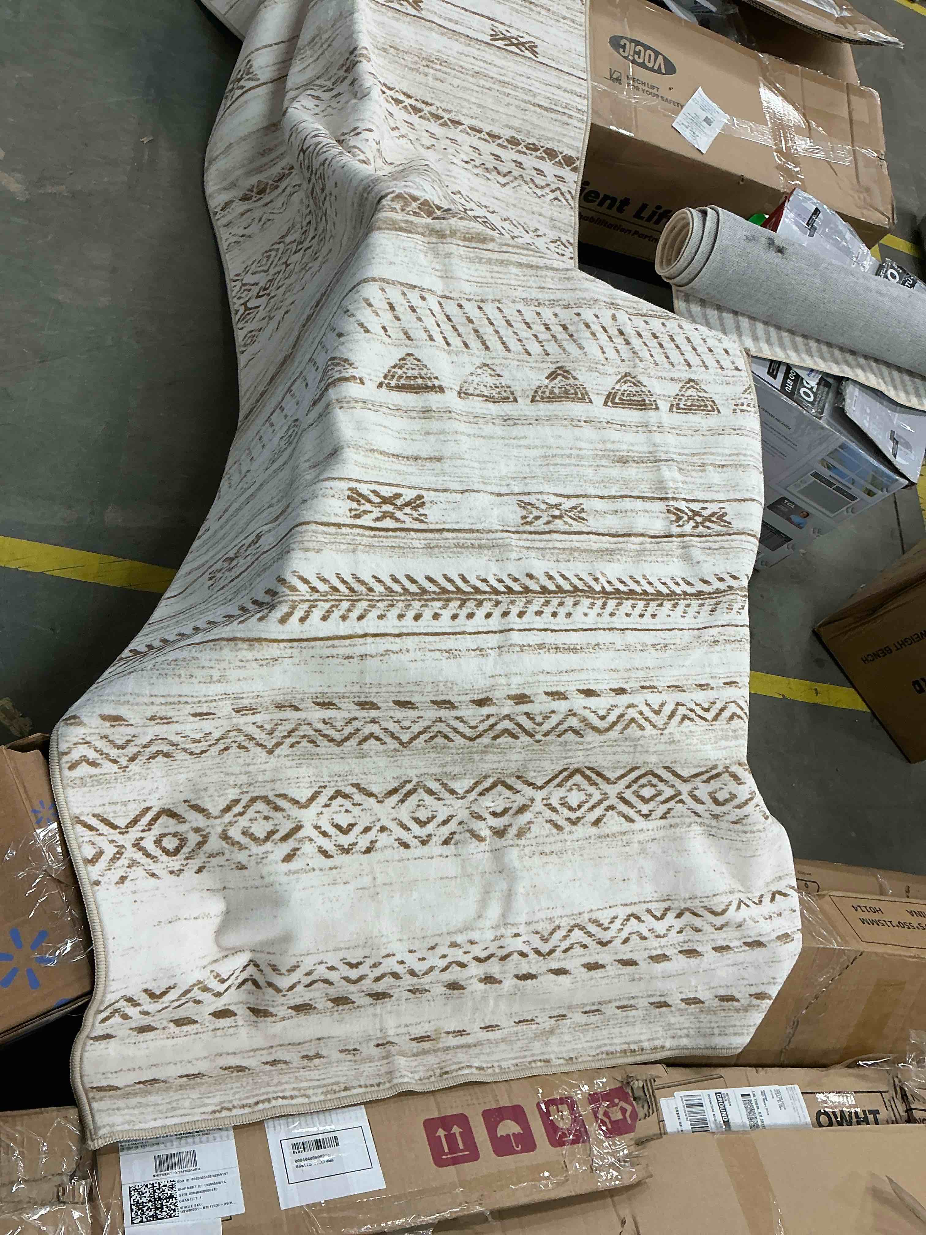 Condition photo showing Good Condition for nakagishi runner rug kitchen washable rugs: 2x6 non-slip boho soft modern stain resistant indoor floor neutral farmhouse throw carpet for hallway bathroom laundry room entryway bedroom- brown