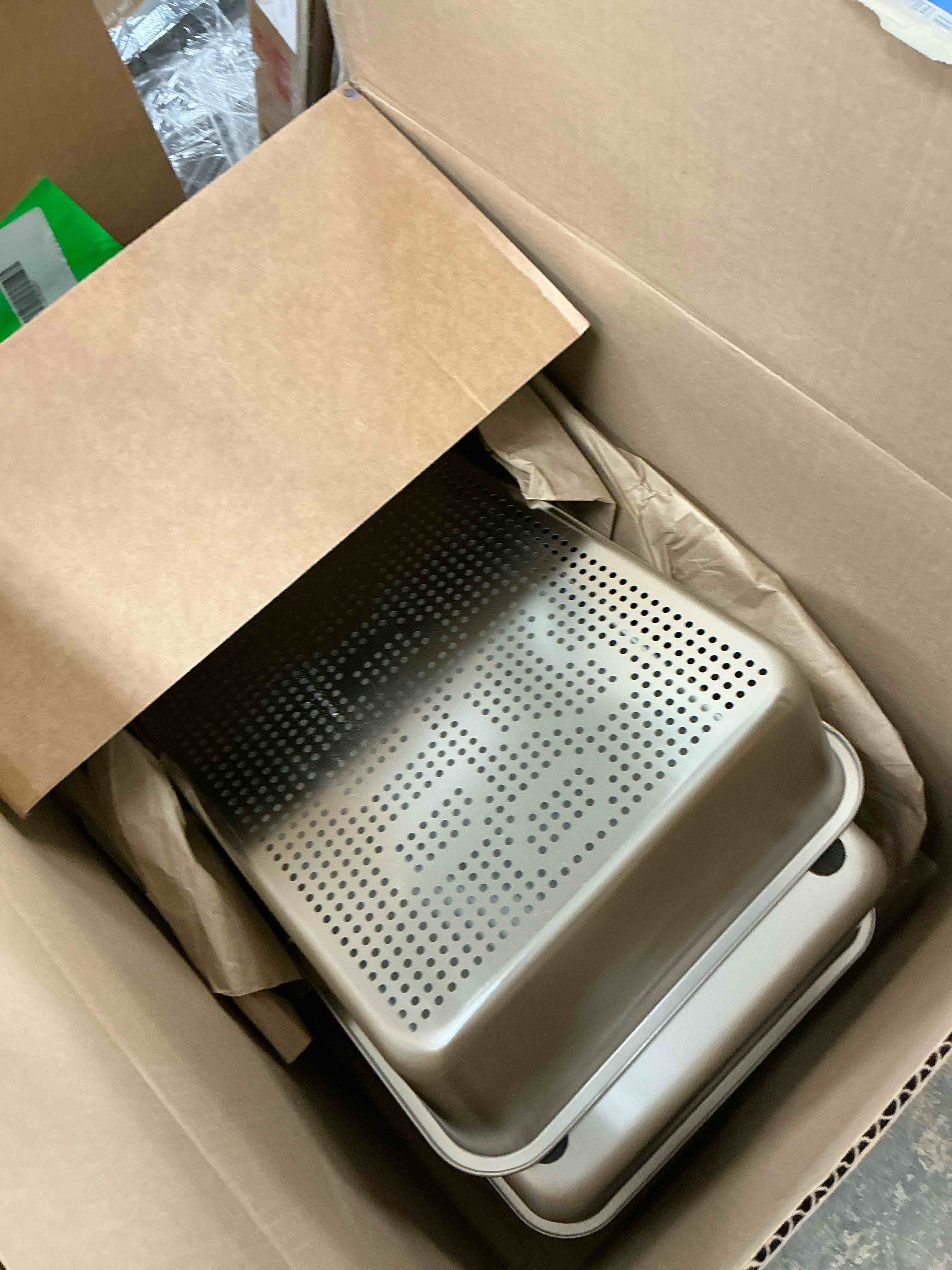 Condition photo showing Good Condition for ptlom stainless steel sifting litter box for pine pellets 23.6" x 15.7" x 7.9", extra large metal litter pan with sifter